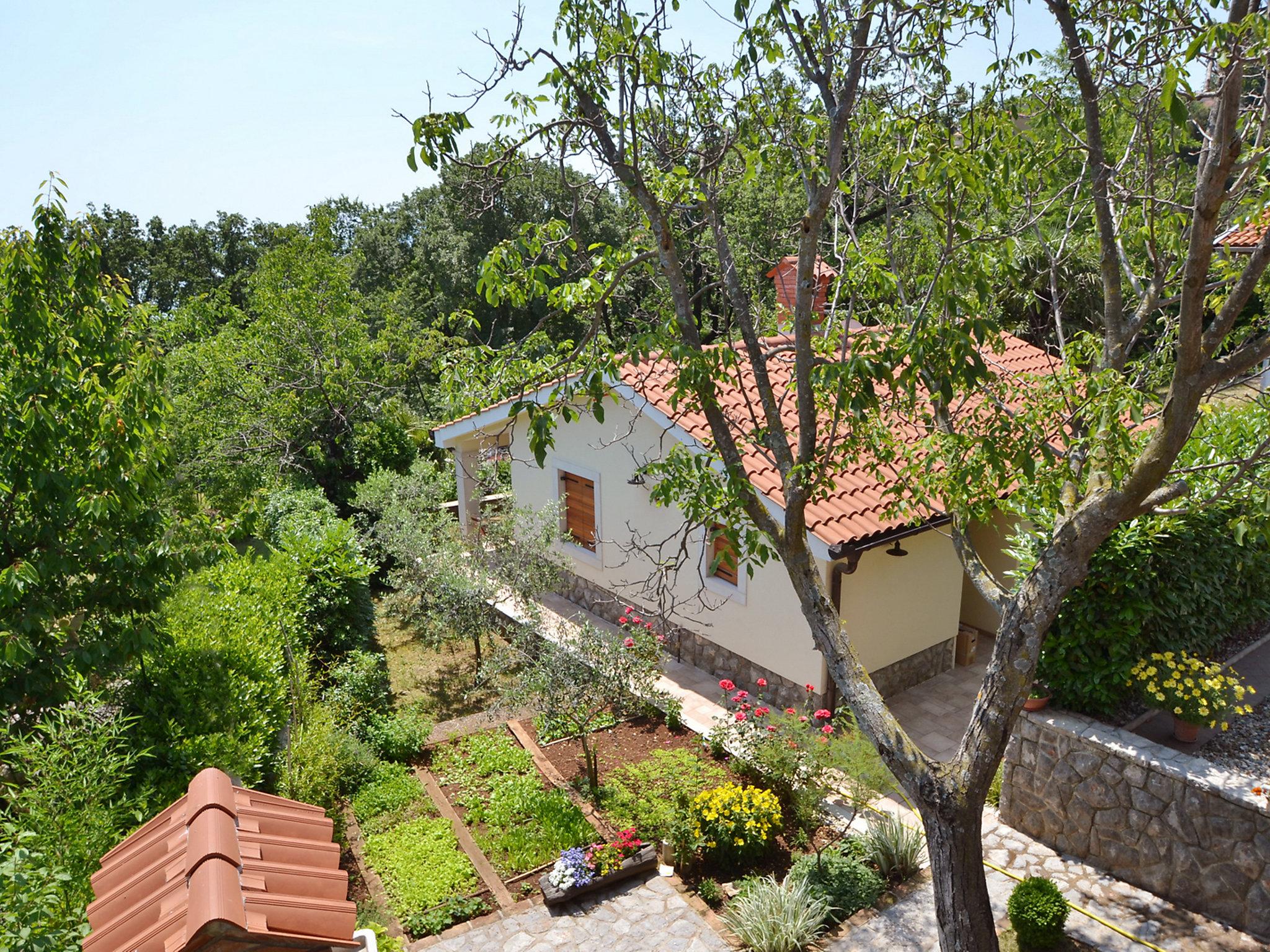 Foto 16 - Casa de 1 habitación en Opatija con jardín y terraza