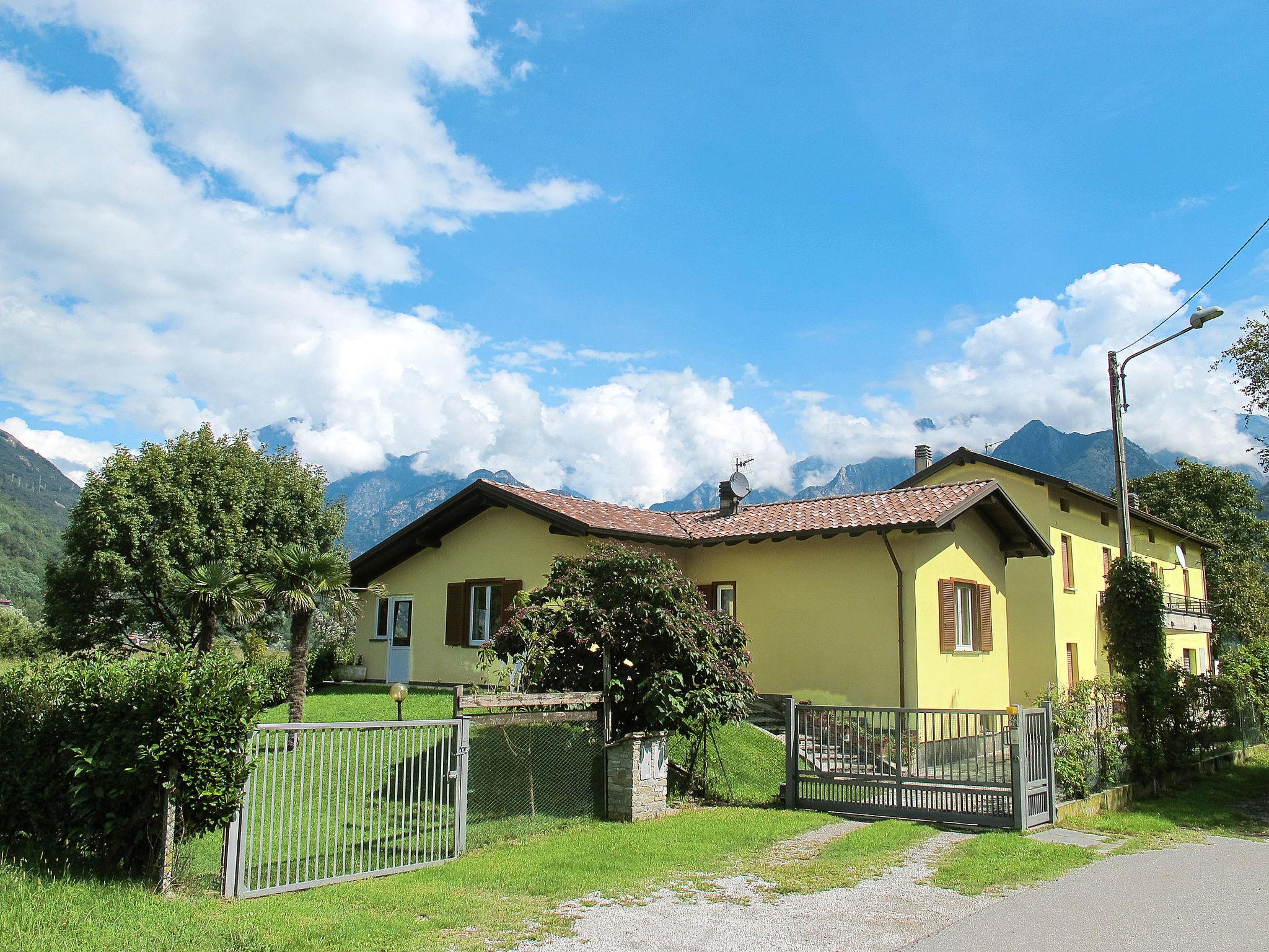 Photo 1 - Appartement de 2 chambres à Sorico avec jardin et vues sur la montagne