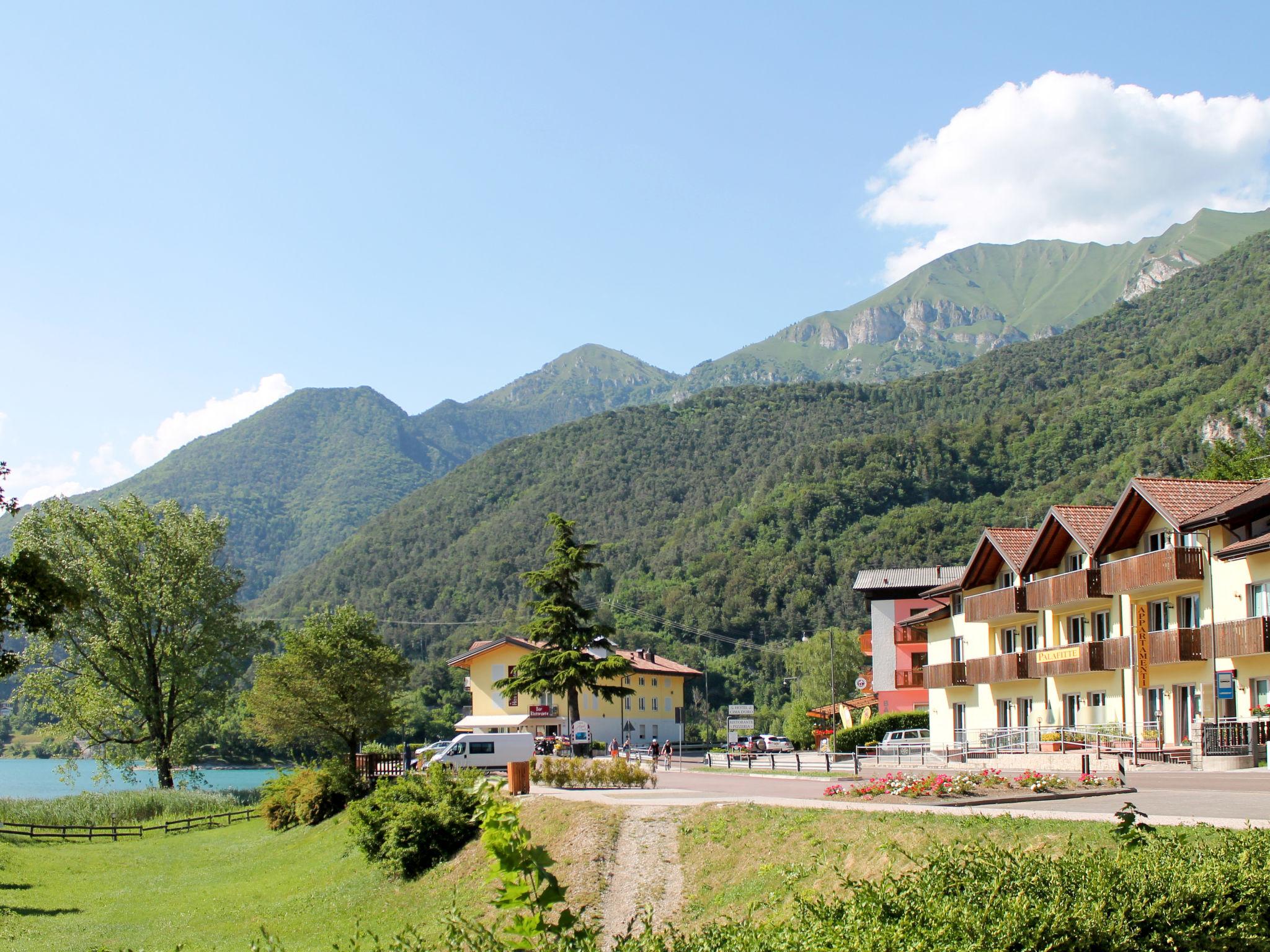 Photo 2 - Appartement de 1 chambre à Ledro avec terrasse et vues sur la montagne