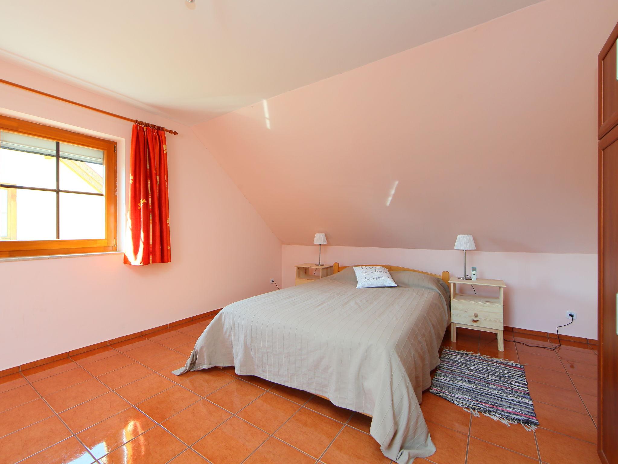Foto 15 - Haus mit 4 Schlafzimmern in Balatonudvari mit garten