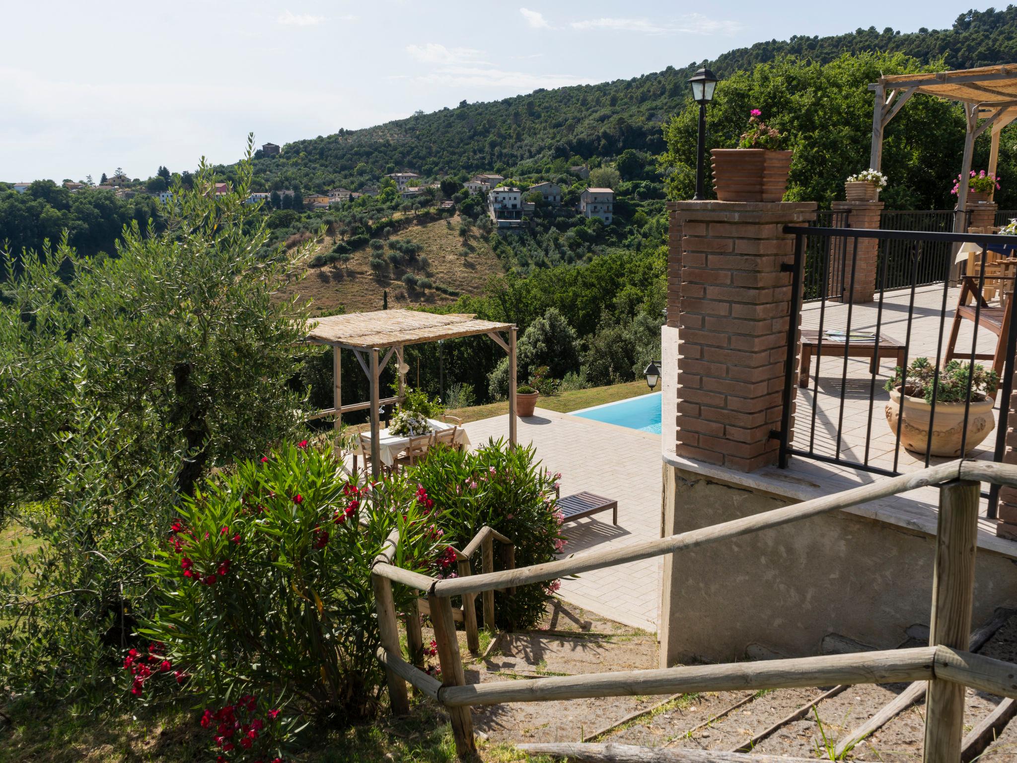 Foto 36 - Casa de 4 quartos em Montebuono com piscina privada e vista para a montanha