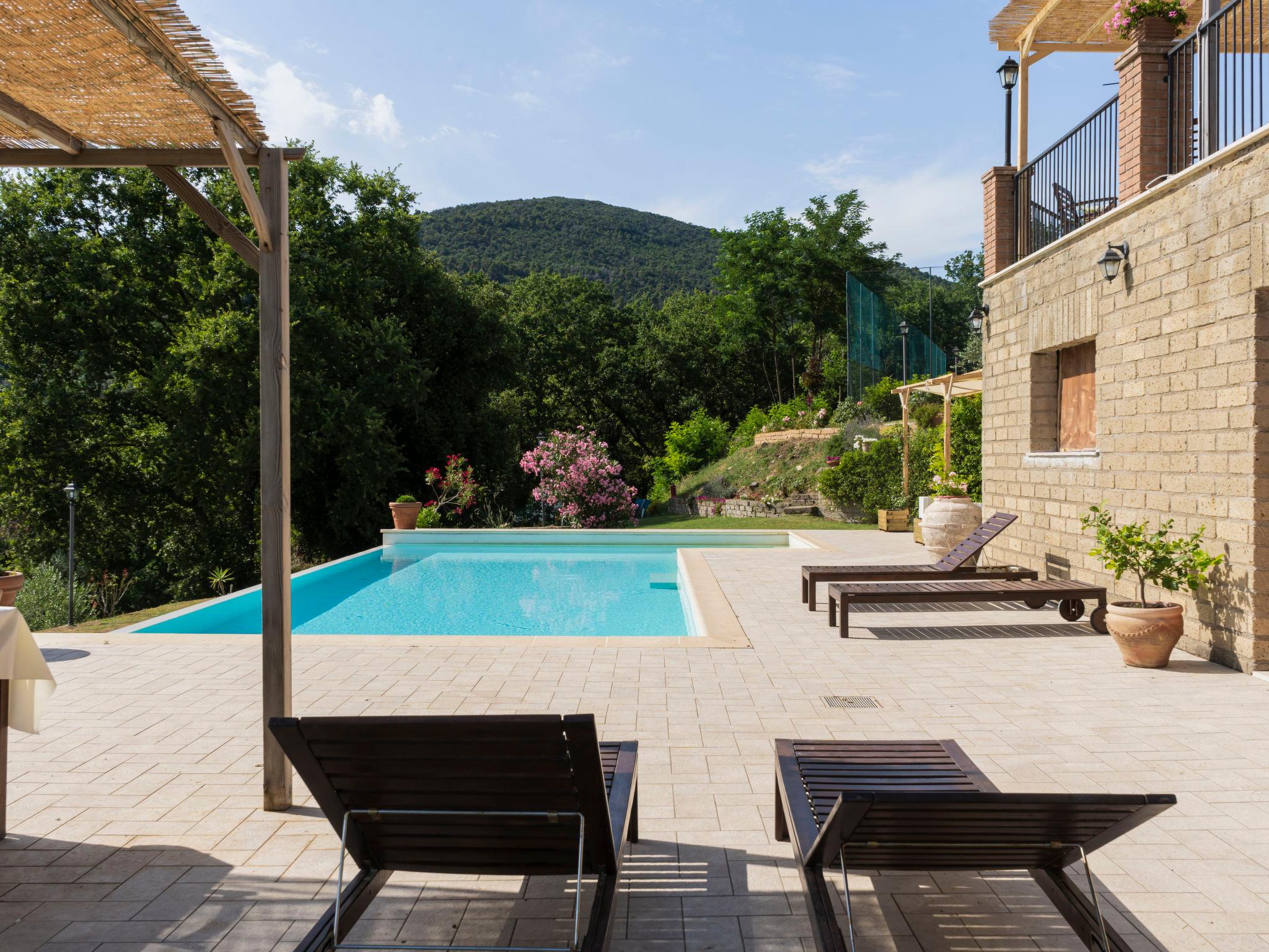 Foto 5 - Casa de 4 habitaciones en Montebuono con piscina privada y vistas a la montaña