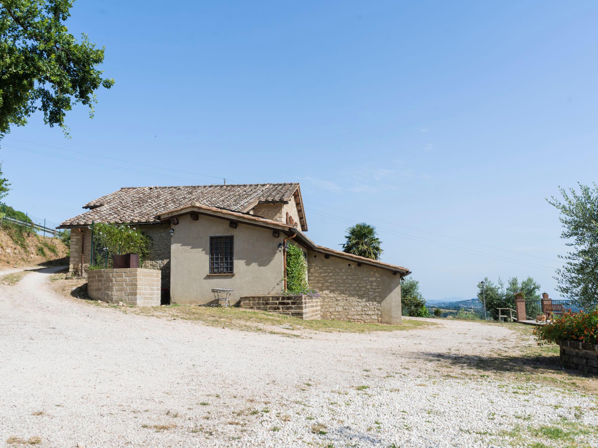 Foto 37 - Casa de 4 quartos em Montebuono com piscina privada e jardim