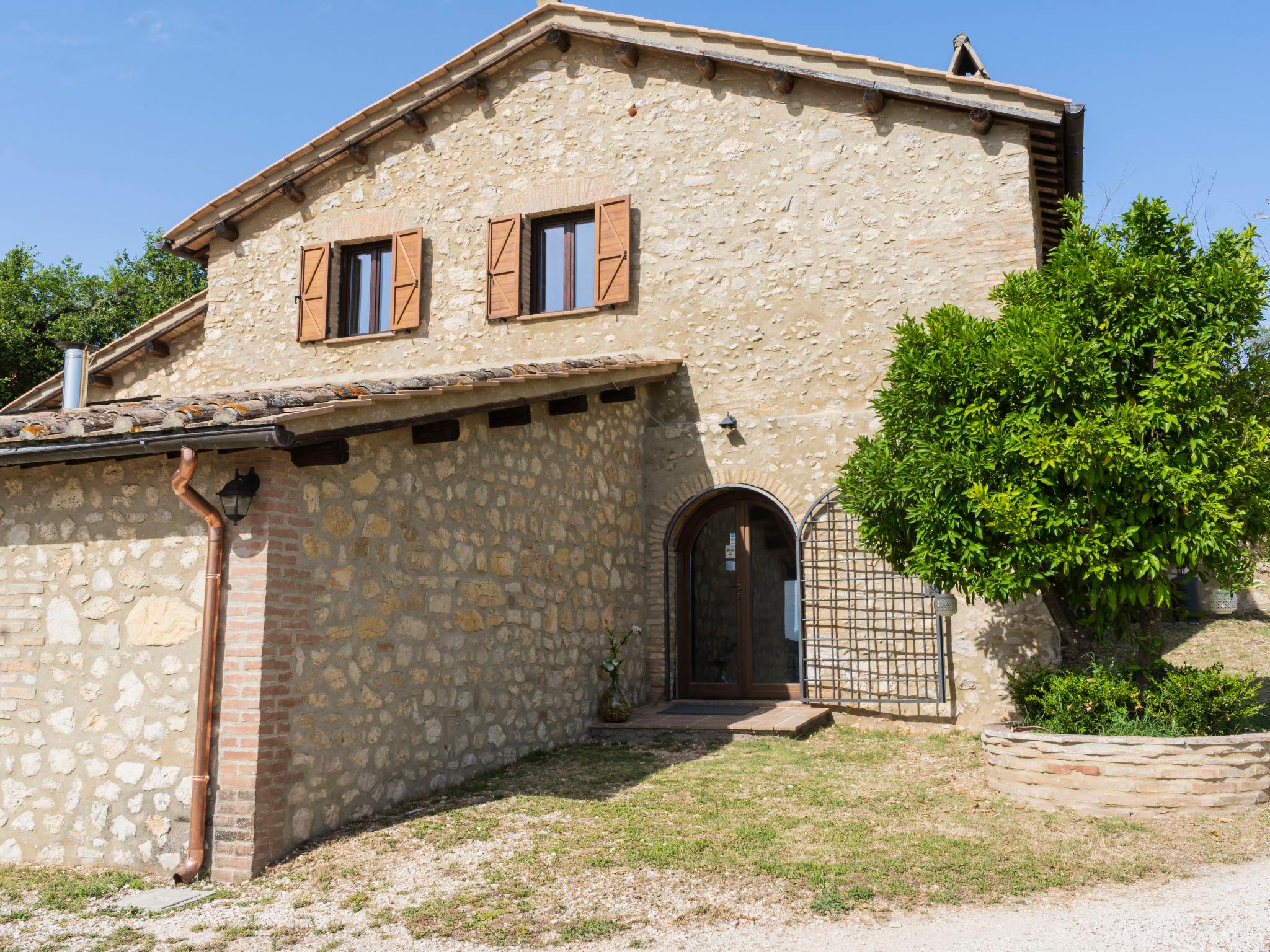 Foto 27 - Casa con 4 camere da letto a Montebuono con piscina privata e giardino