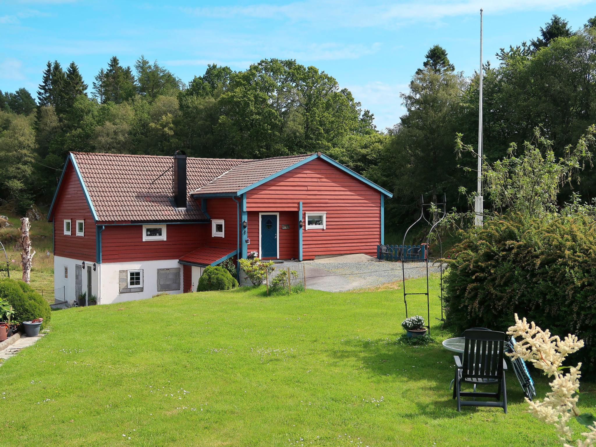 Foto 1 - Haus mit 2 Schlafzimmern in Tysnes mit garten