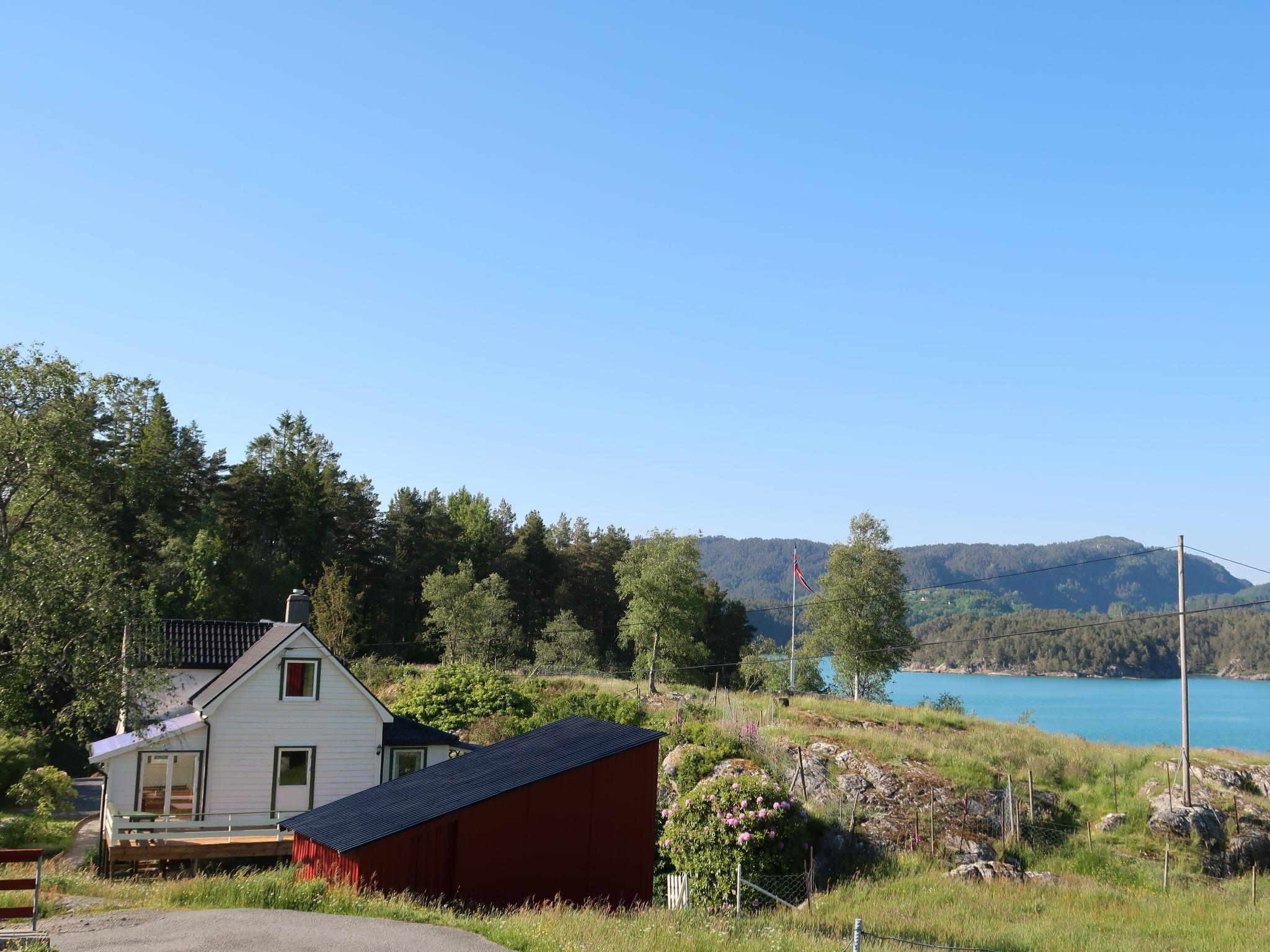 Photo 1 - Maison de 3 chambres à Tysnes avec jardin et terrasse