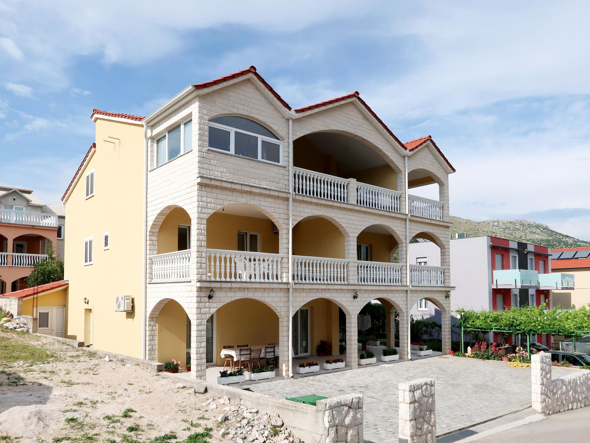 Photo 3 - Appartement de 2 chambres à Sibenik avec vues à la mer