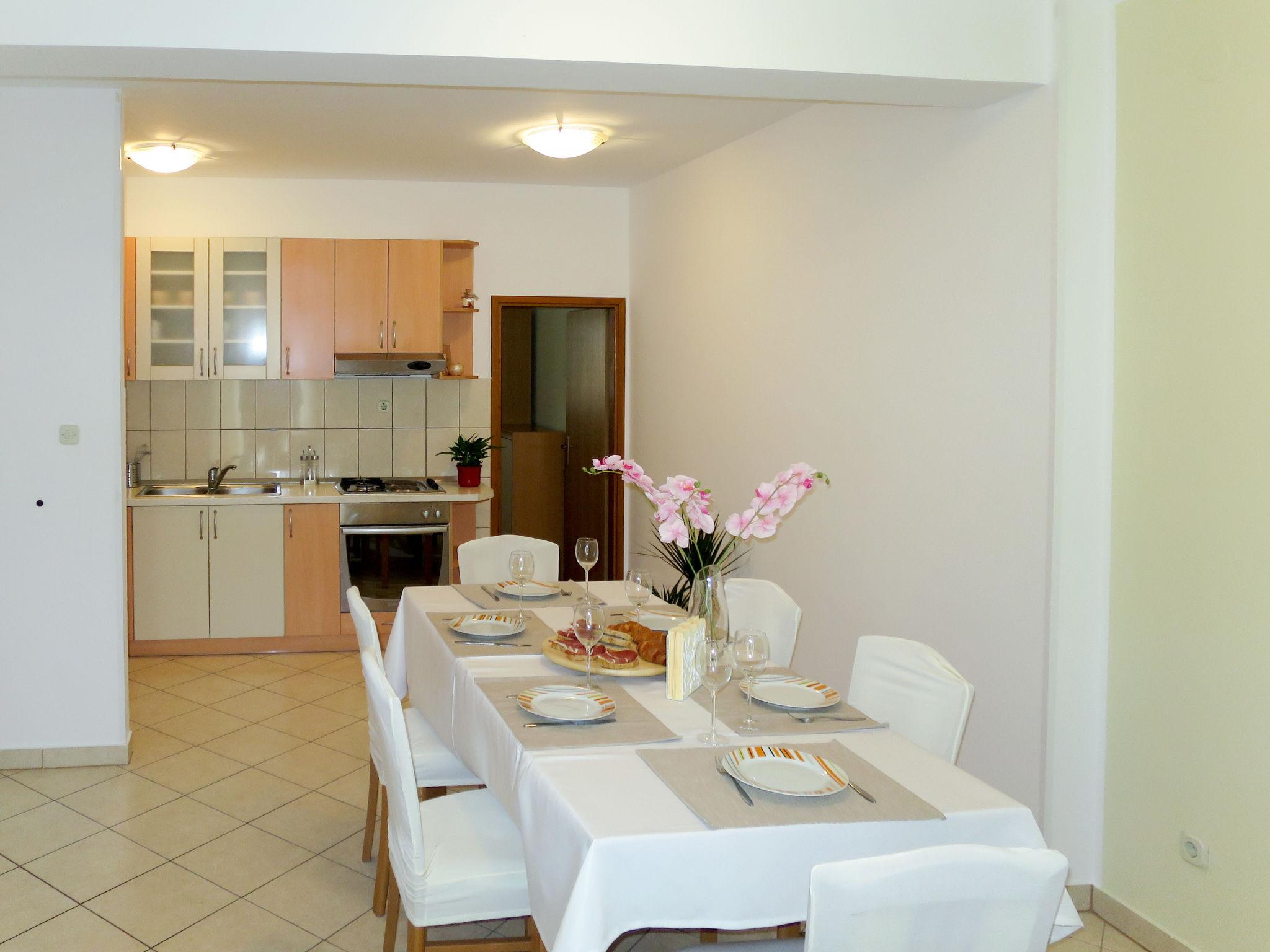 Photo 3 - 2 bedroom Apartment in Sibenik with sea view