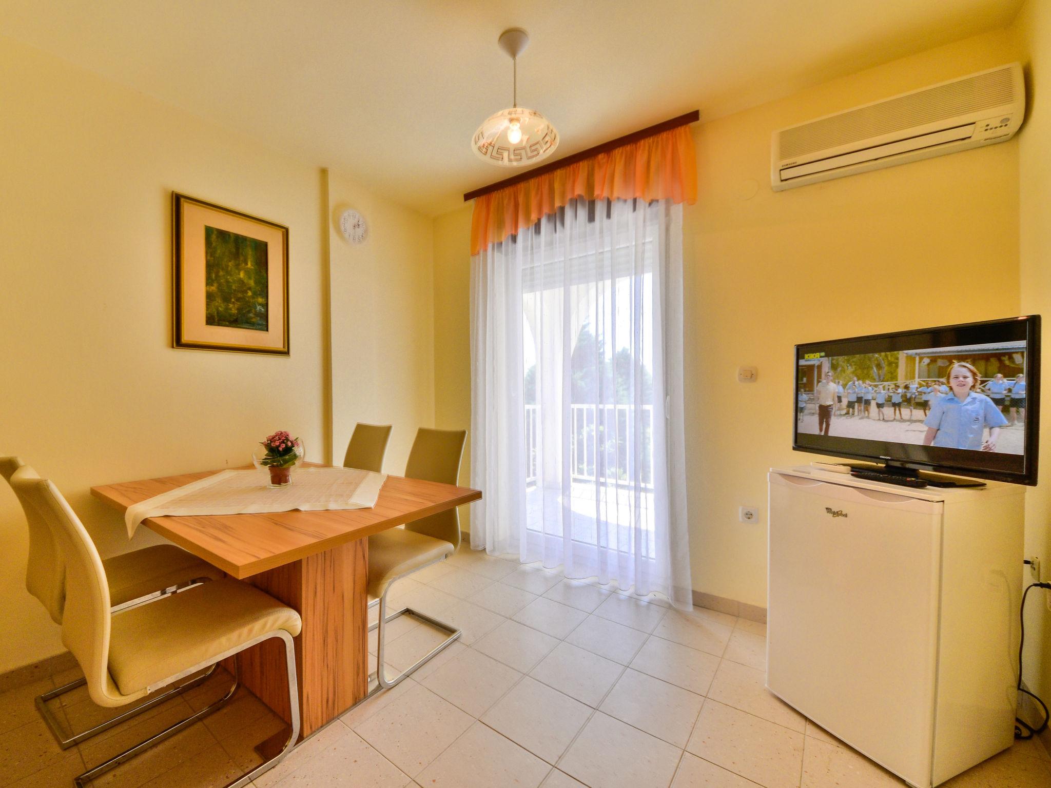 Photo 1 - 2 bedroom Apartment in Rab with terrace