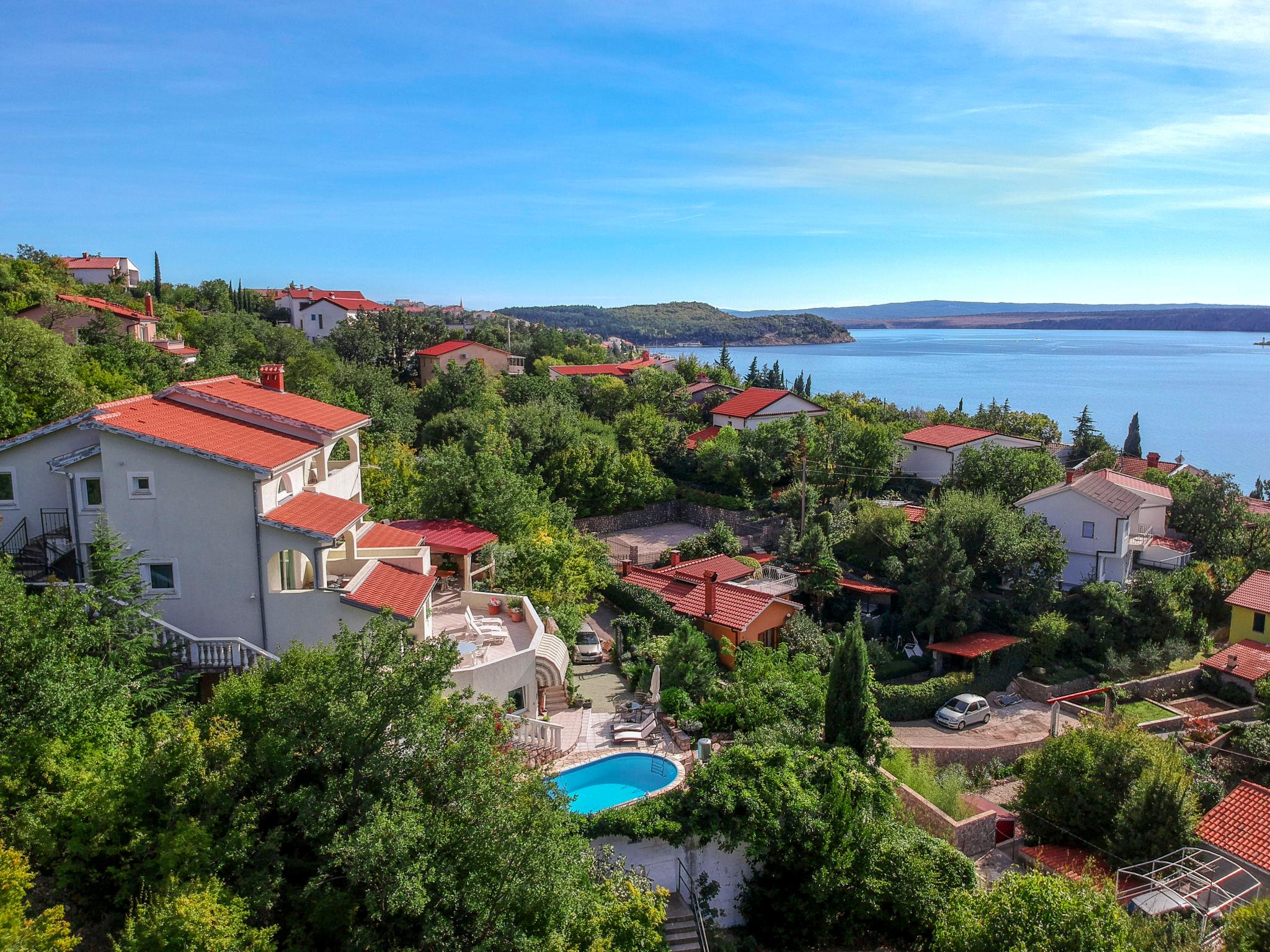 Foto 1 - Casa de 6 quartos em Kraljevica com piscina privada e vistas do mar