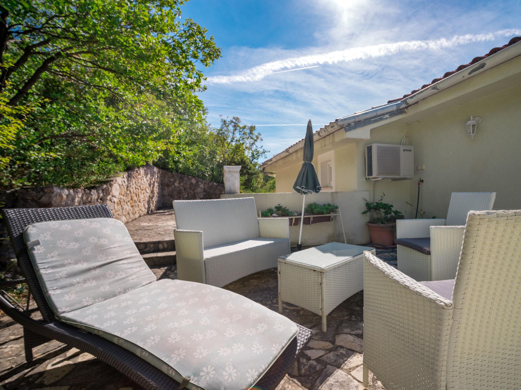 Photo 4 - Appartement de 2 chambres à Kraljevica avec piscine et jardin