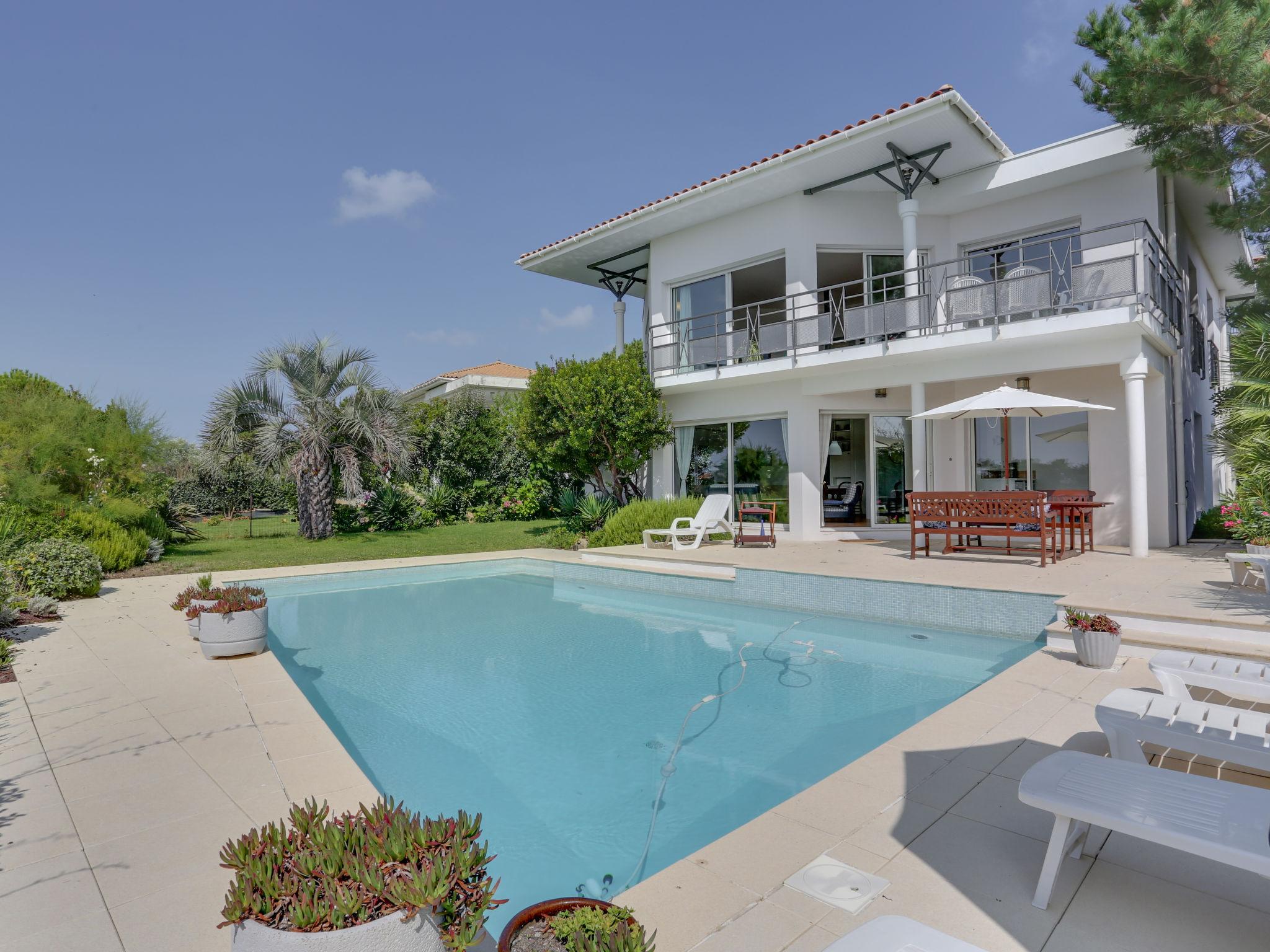 Photo 1 - Maison de 5 chambres à Mimizan avec piscine privée et jardin