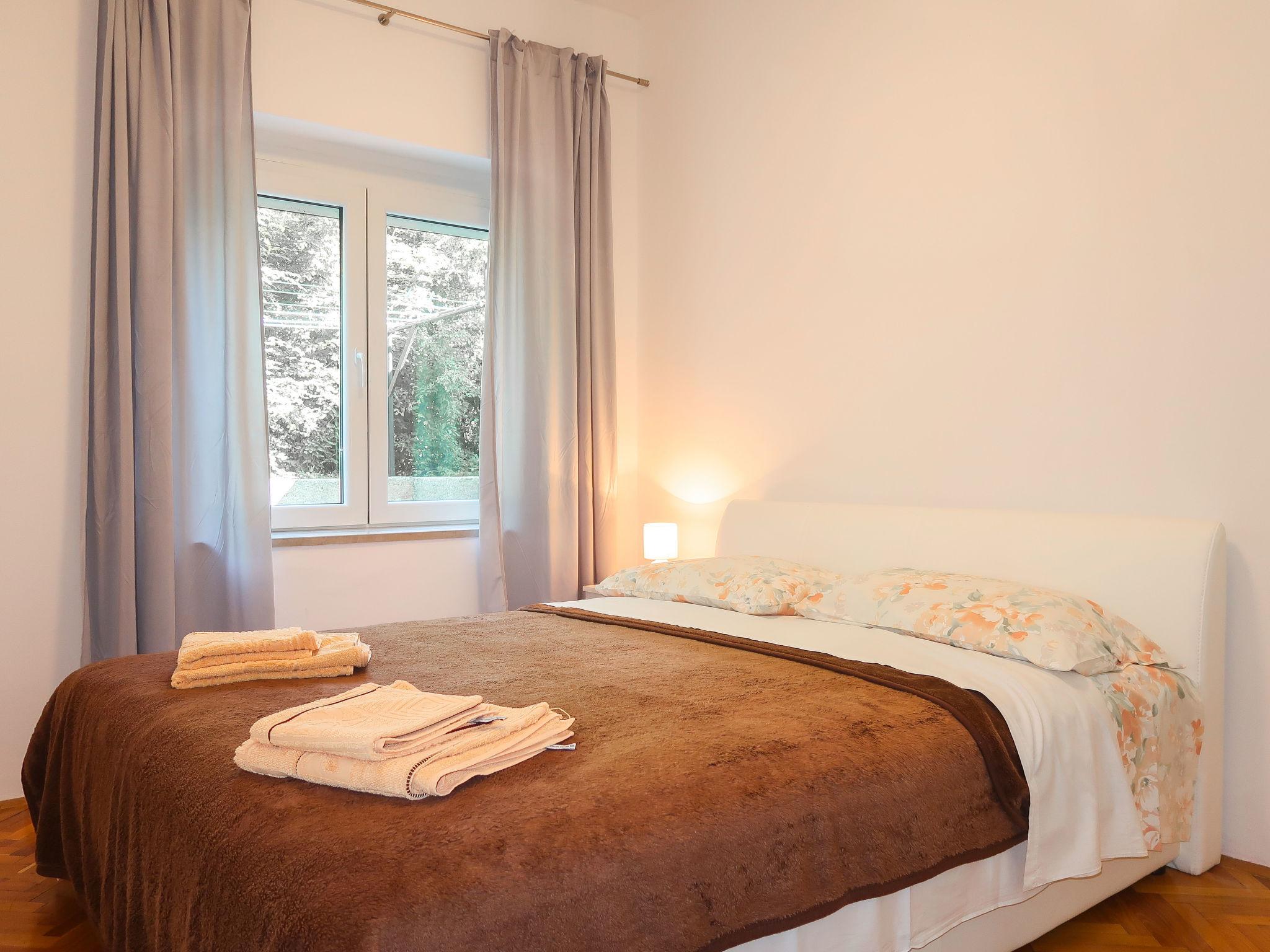 Foto 14 - Appartamento con 3 camere da letto a Crikvenica con terrazza e vista mare