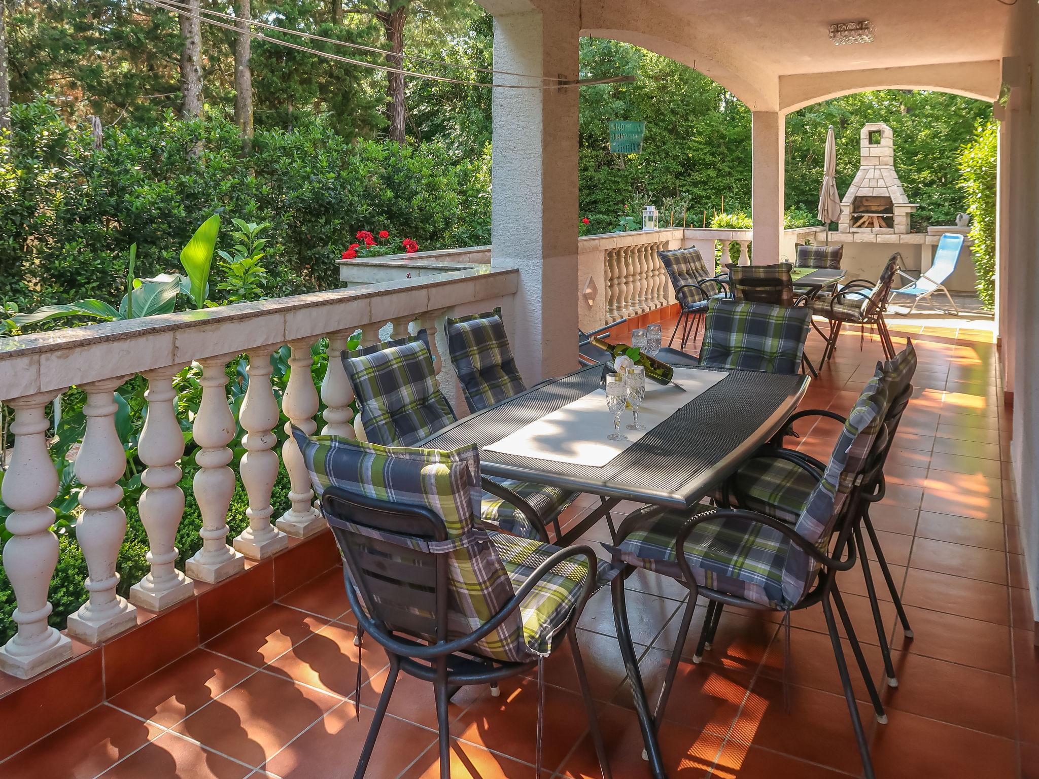 Photo 3 - Maison de 5 chambres à Crikvenica avec jardin et terrasse