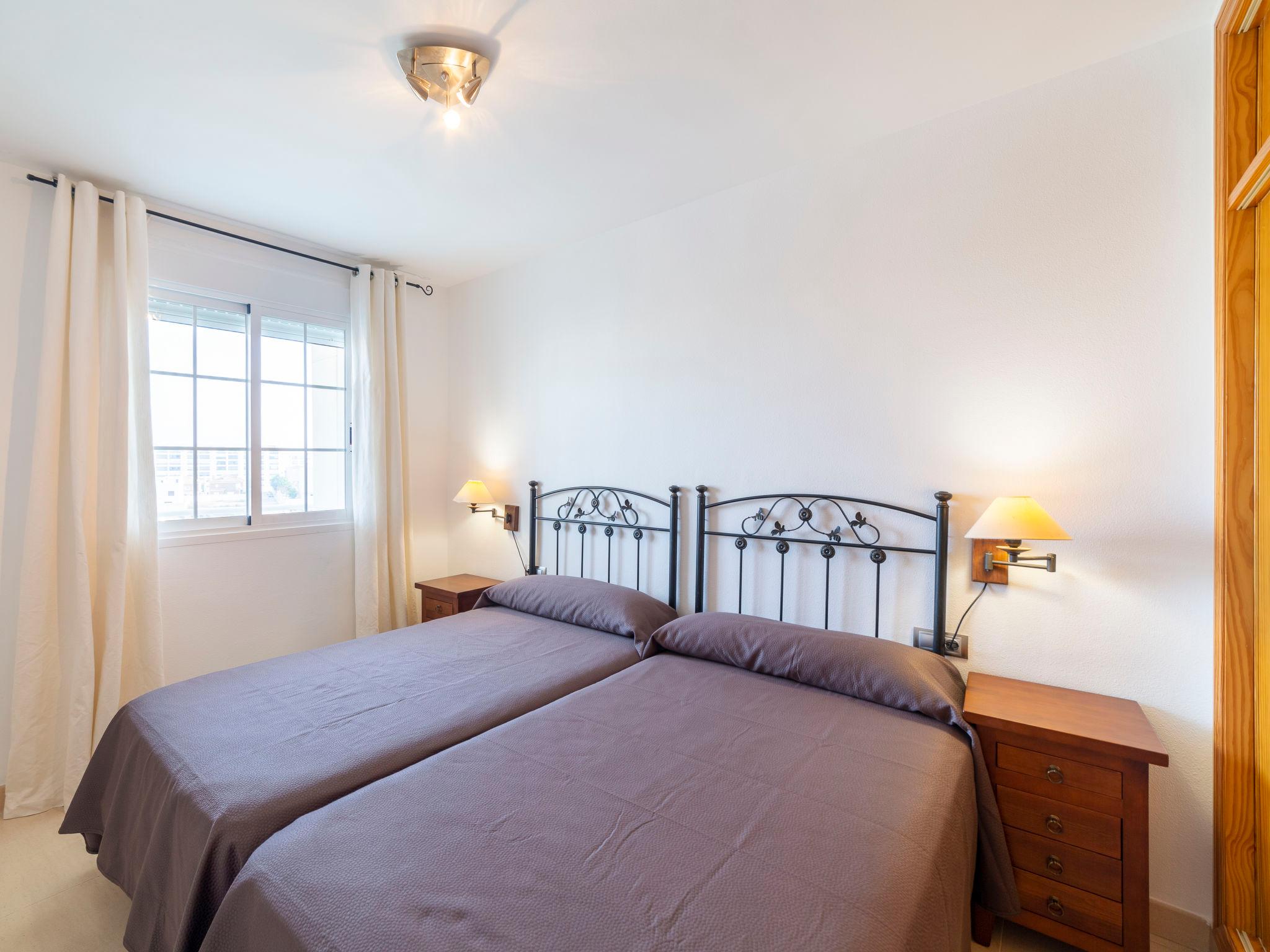 Foto 12 - Appartamento con 2 camere da letto a Roquetas de Mar con piscina e vista mare