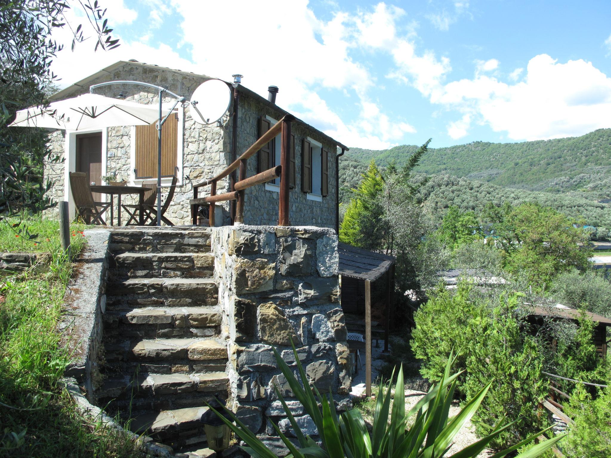 Foto 1 - Casa de 1 habitación en Pietrabruna con jardín y terraza