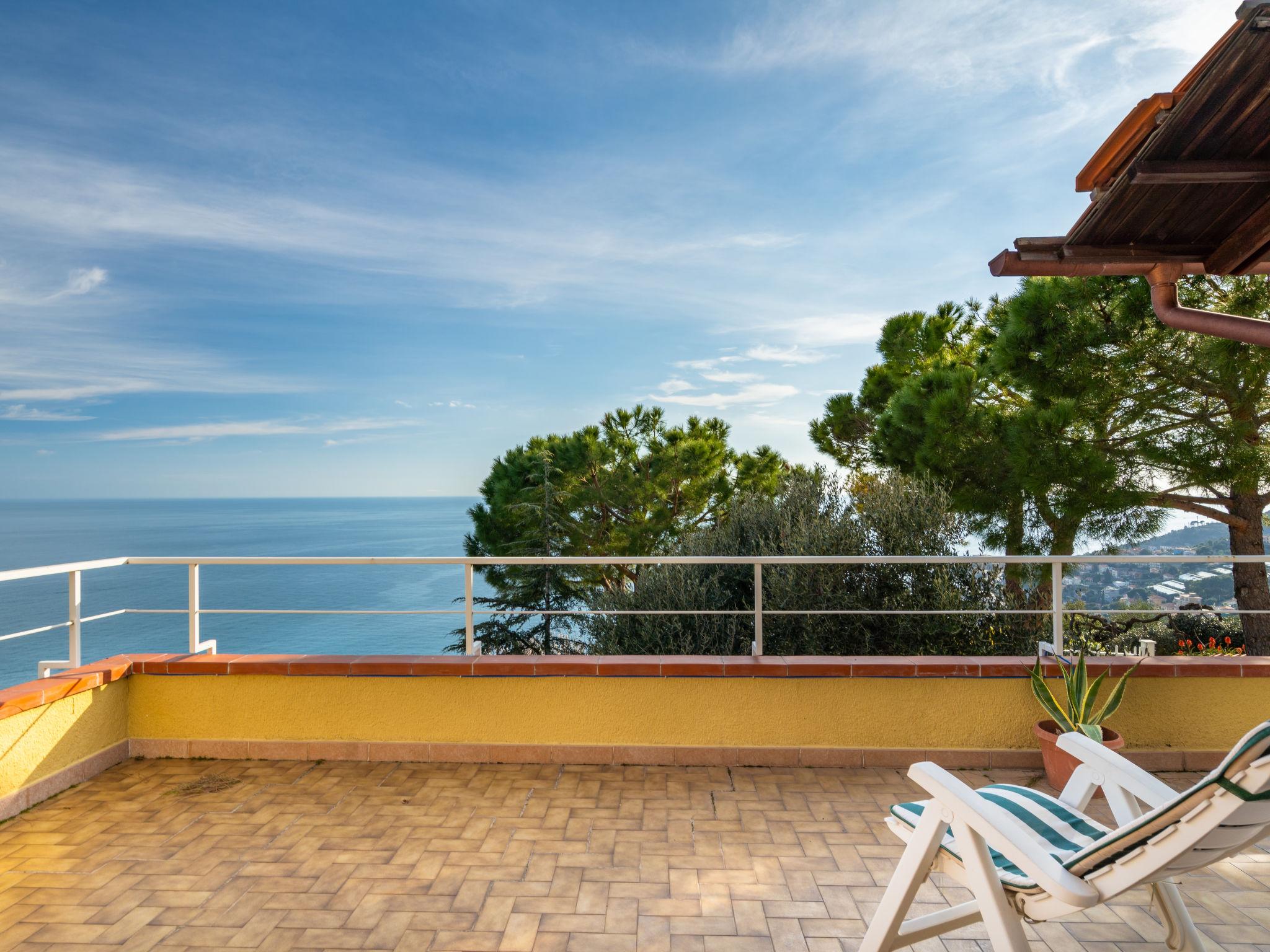 Photo 24 - Maison de 3 chambres à Imperia avec terrasse et vues à la mer