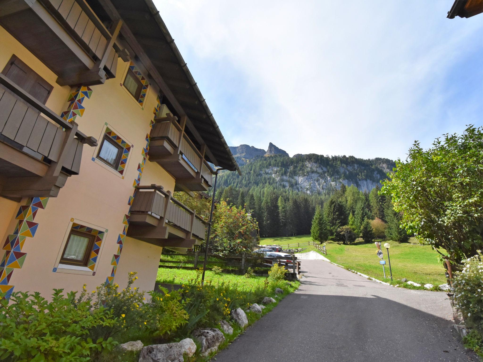 Photo 15 - Appartement de 2 chambres à Canazei avec vues sur la montagne