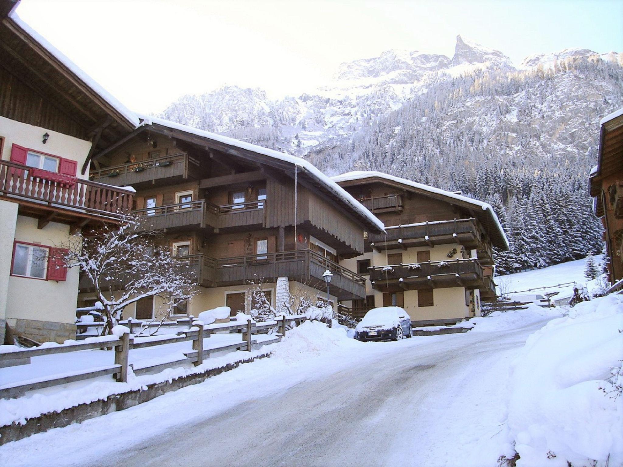 Photo 17 - Appartement de 2 chambres à Canazei avec vues sur la montagne