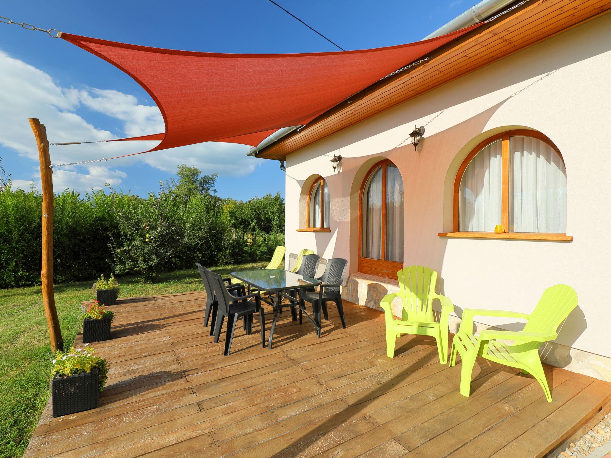 Photo 2 - Maison de 2 chambres à Balatonszemes avec jardin et vues sur la montagne