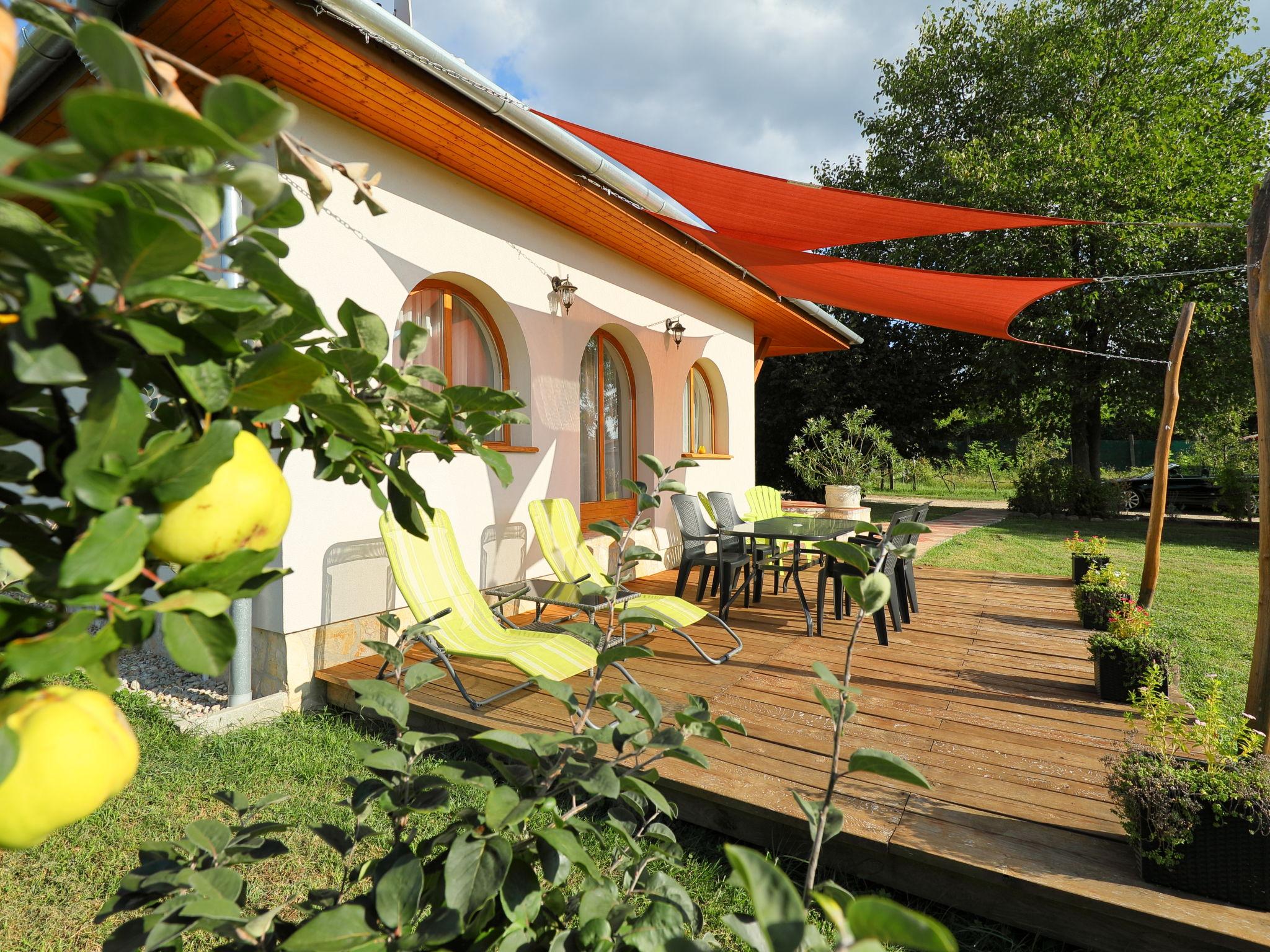 Photo 19 - Maison de 2 chambres à Balatonszemes avec jardin et terrasse