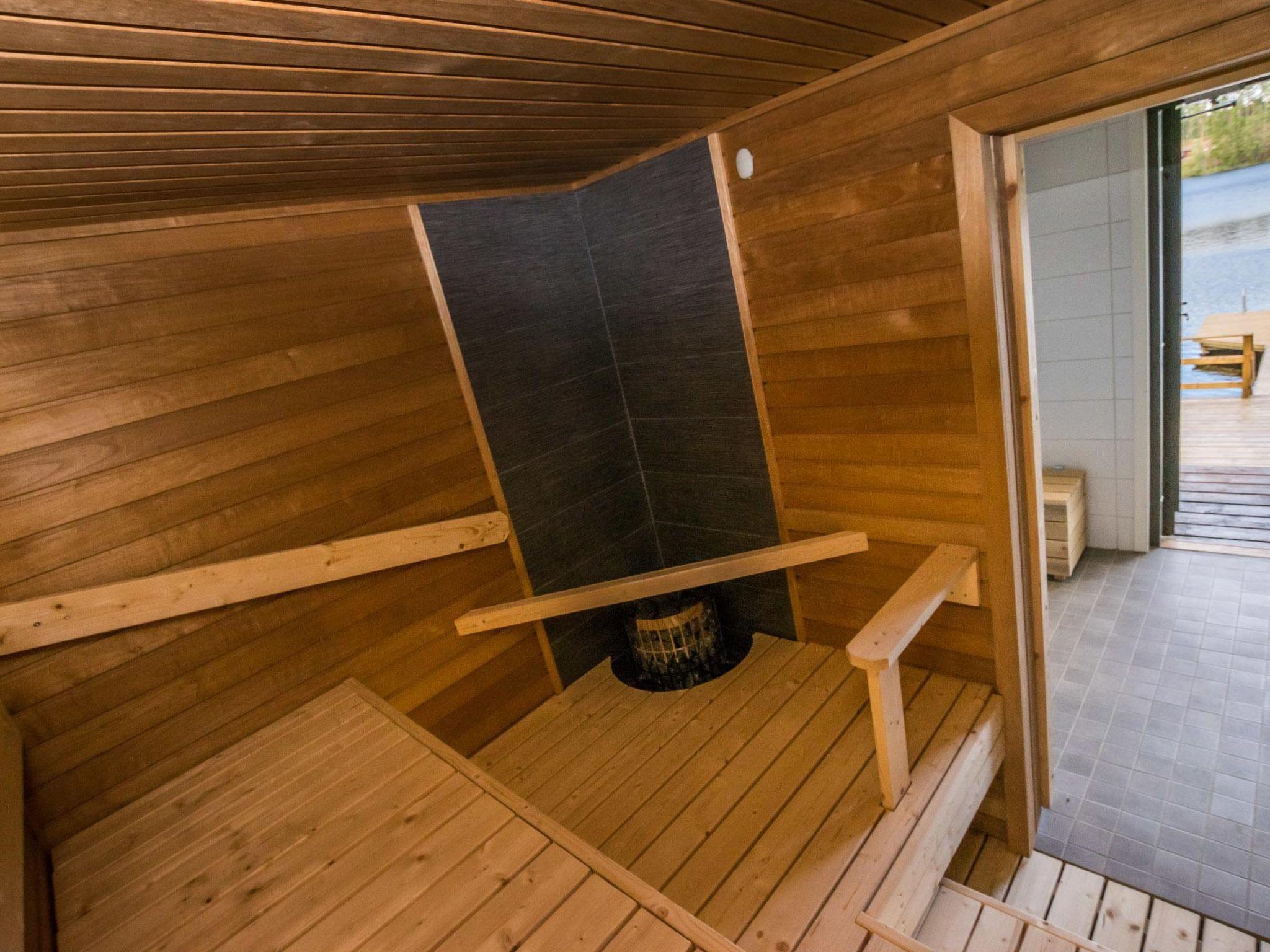 Foto 14 - Casa de 2 habitaciones en Kouvola con sauna