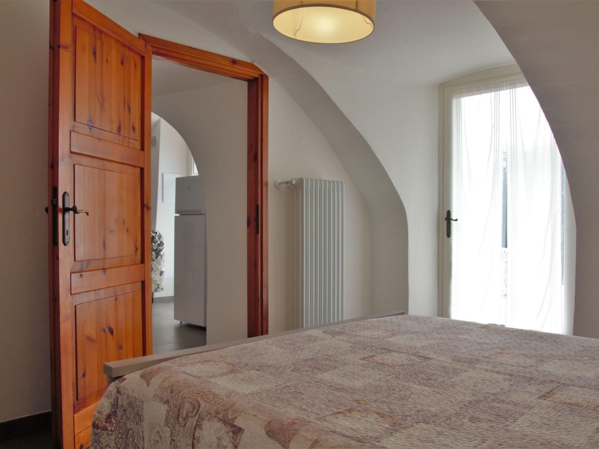 Photo 10 - Appartement de 2 chambres à Garda avec piscine et vues sur la montagne