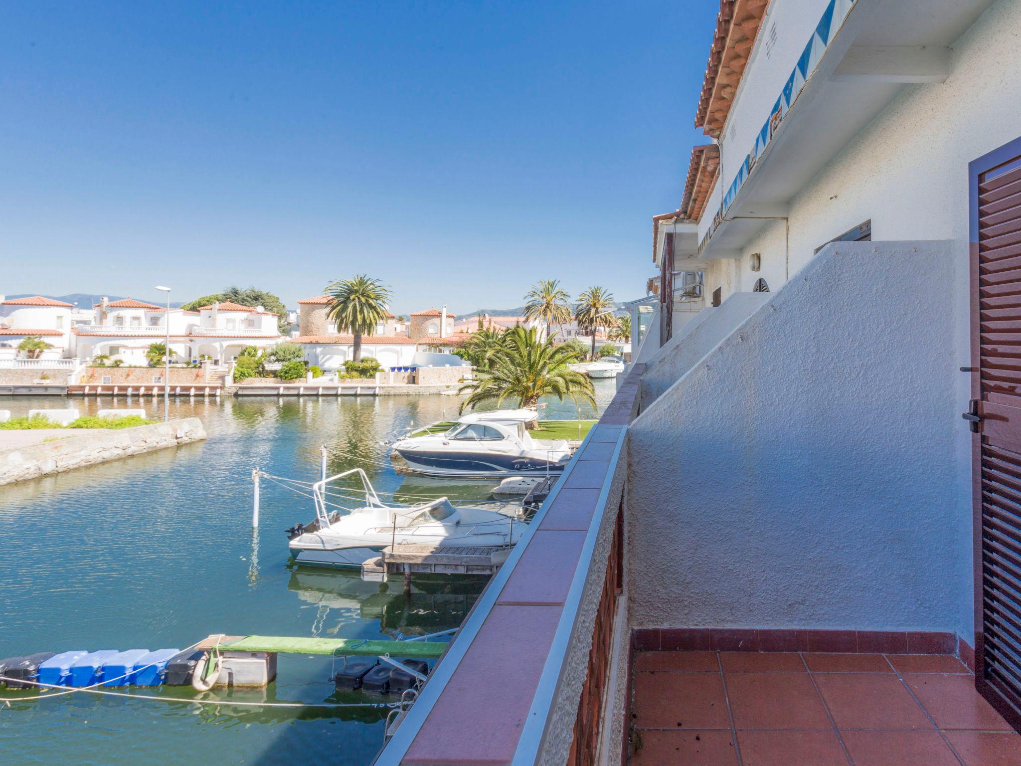 Foto 6 - Haus mit 2 Schlafzimmern in Castelló d'Empúries mit terrasse und blick aufs meer
