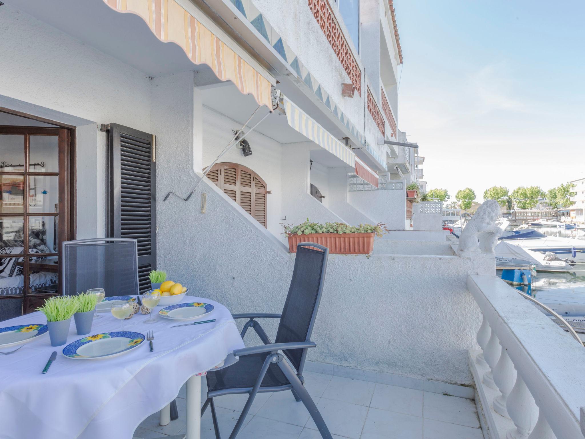 Photo 13 - Maison de 2 chambres à Castelló d'Empúries avec terrasse et vues à la mer