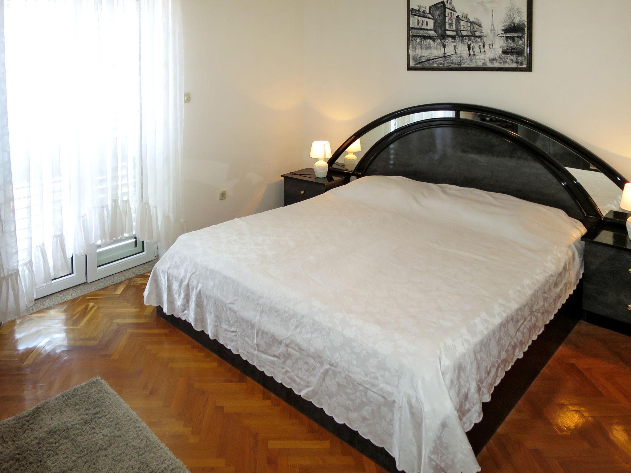 Foto 3 - Appartamento con 2 camere da letto a Kali con giardino