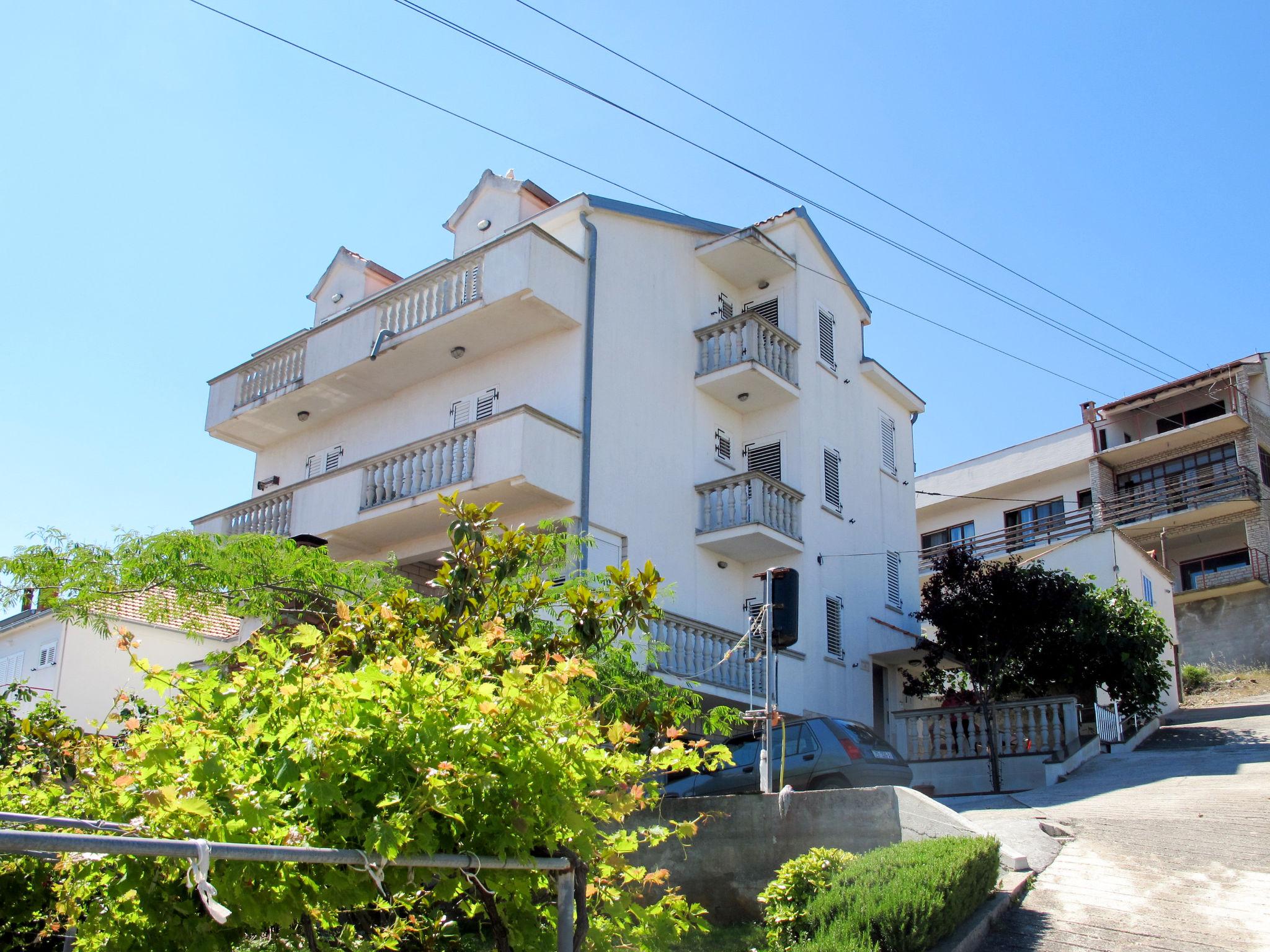 Photo 2 - Appartement de 2 chambres à Kali avec vues à la mer