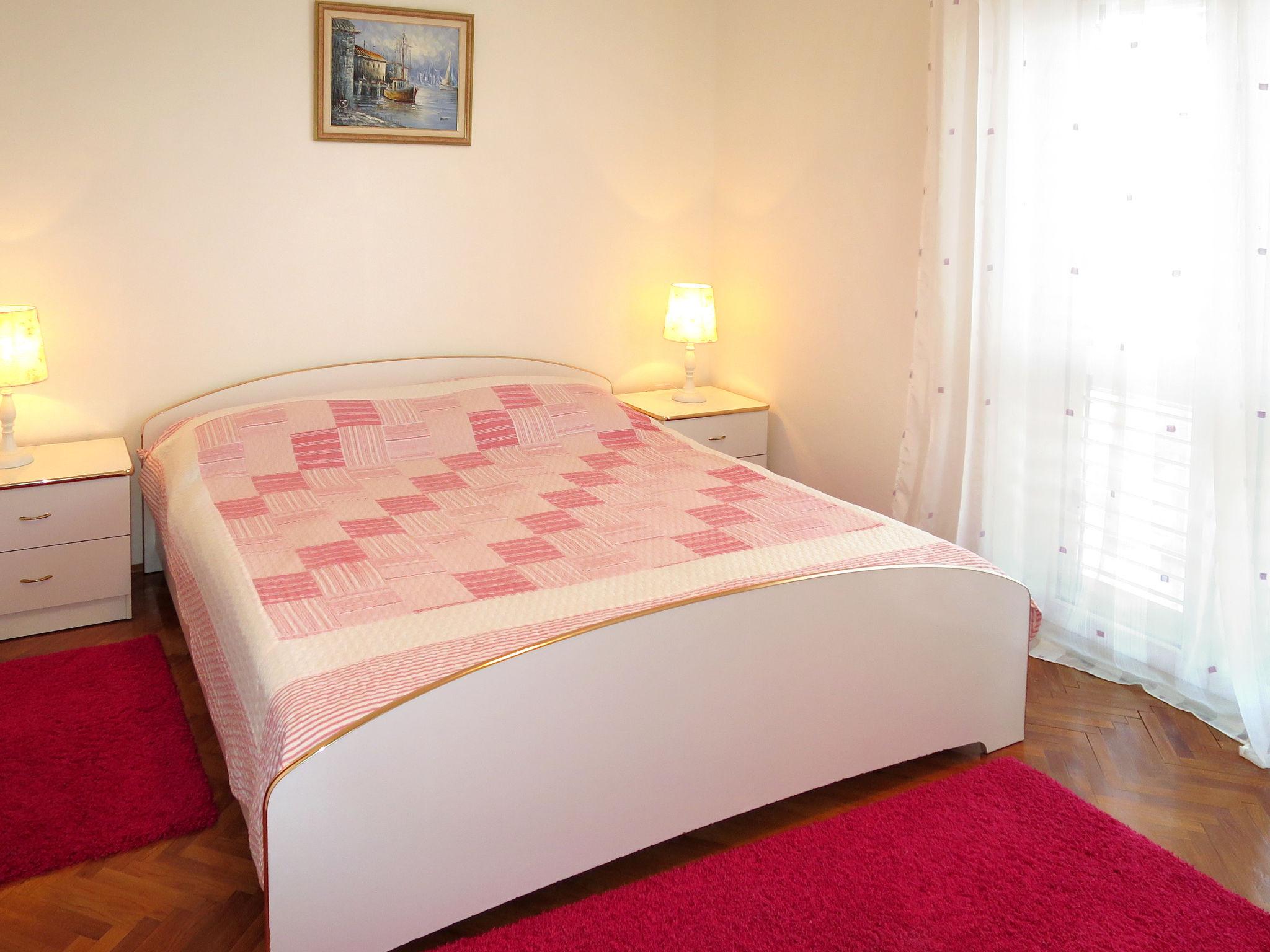 Foto 4 - Appartamento con 2 camere da letto a Kali con giardino