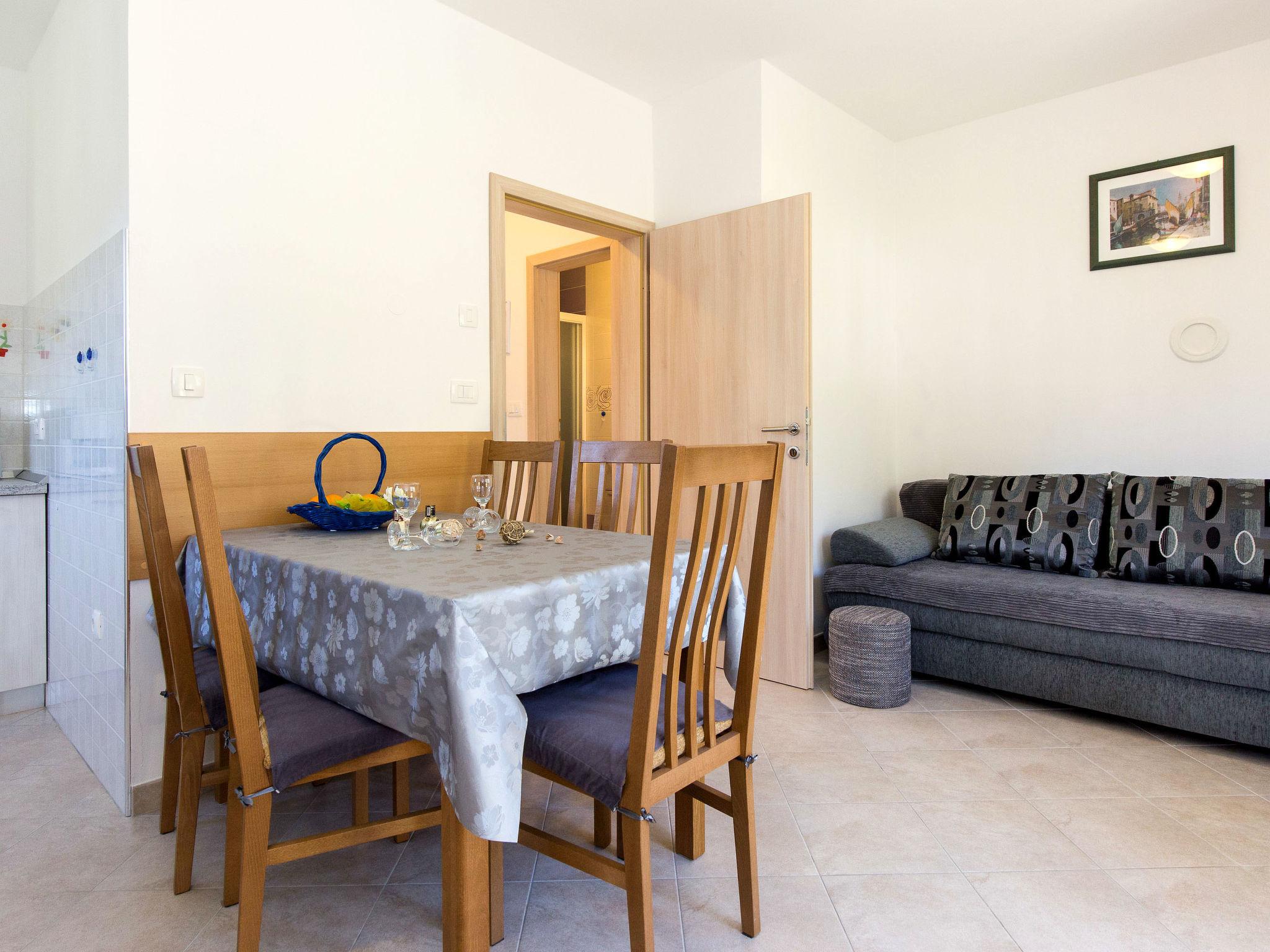 Foto 7 - Apartamento de 1 quarto em Mošćenička Draga com jardim e terraço