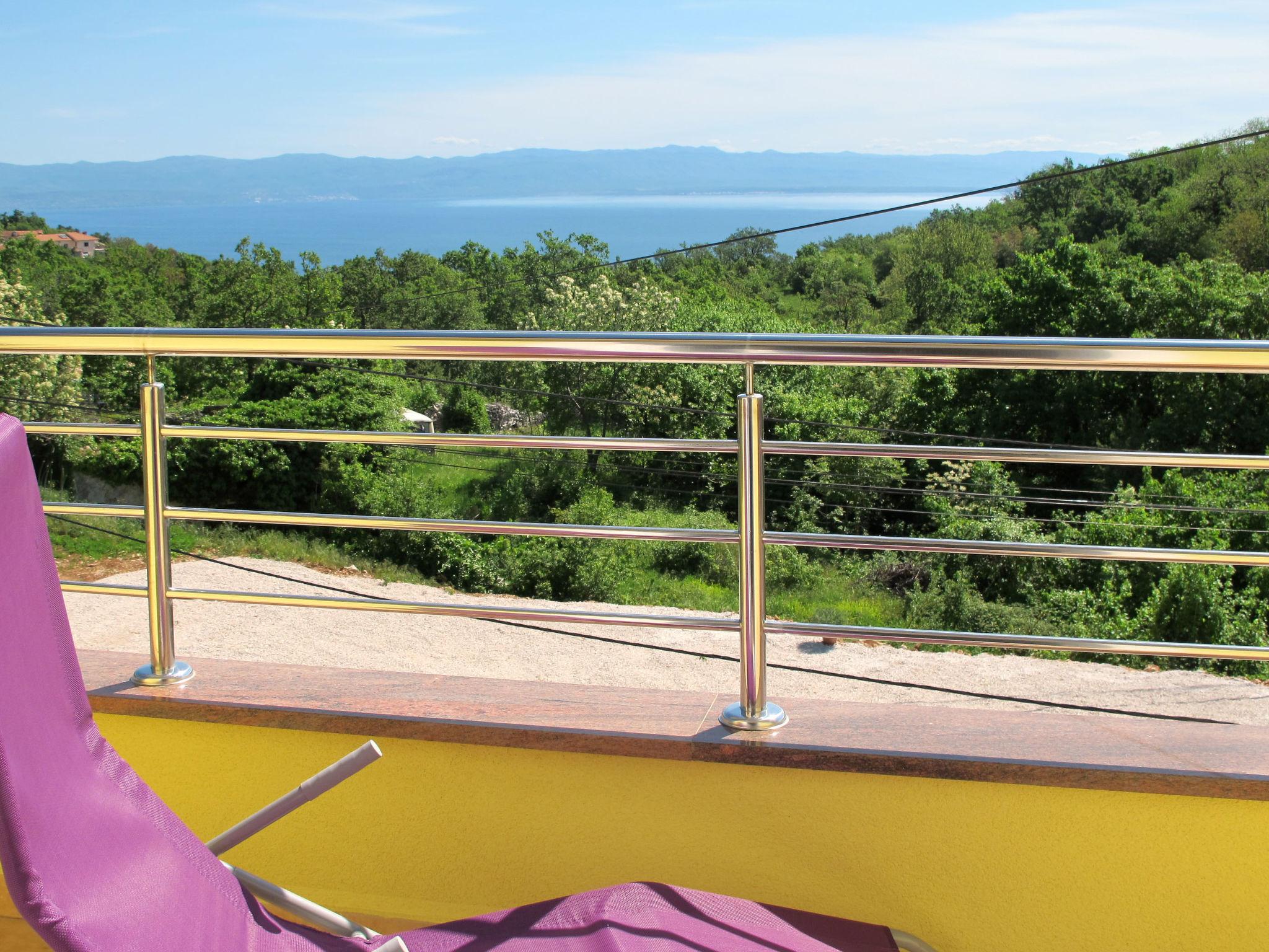 Foto 1 - Apartamento de 1 habitación en Mošćenička Draga con terraza y vistas al mar