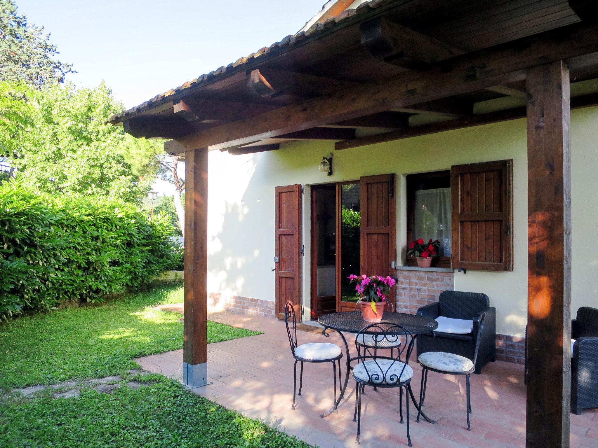 Foto 1 - Casa de 1 habitación en Monte Santa Maria Tiberina con piscina y jardín