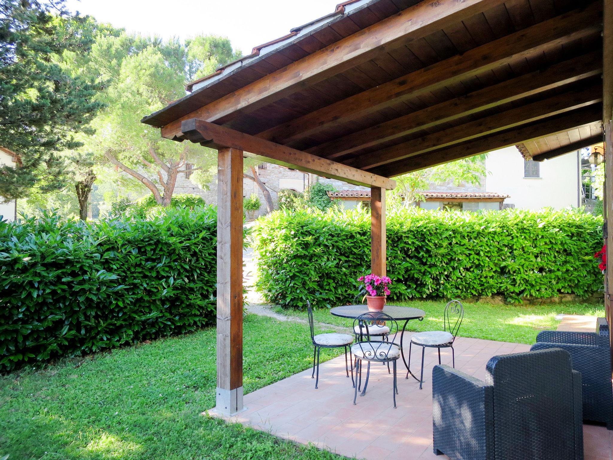 Foto 5 - Casa de 1 habitación en Monte Santa Maria Tiberina con piscina y jardín