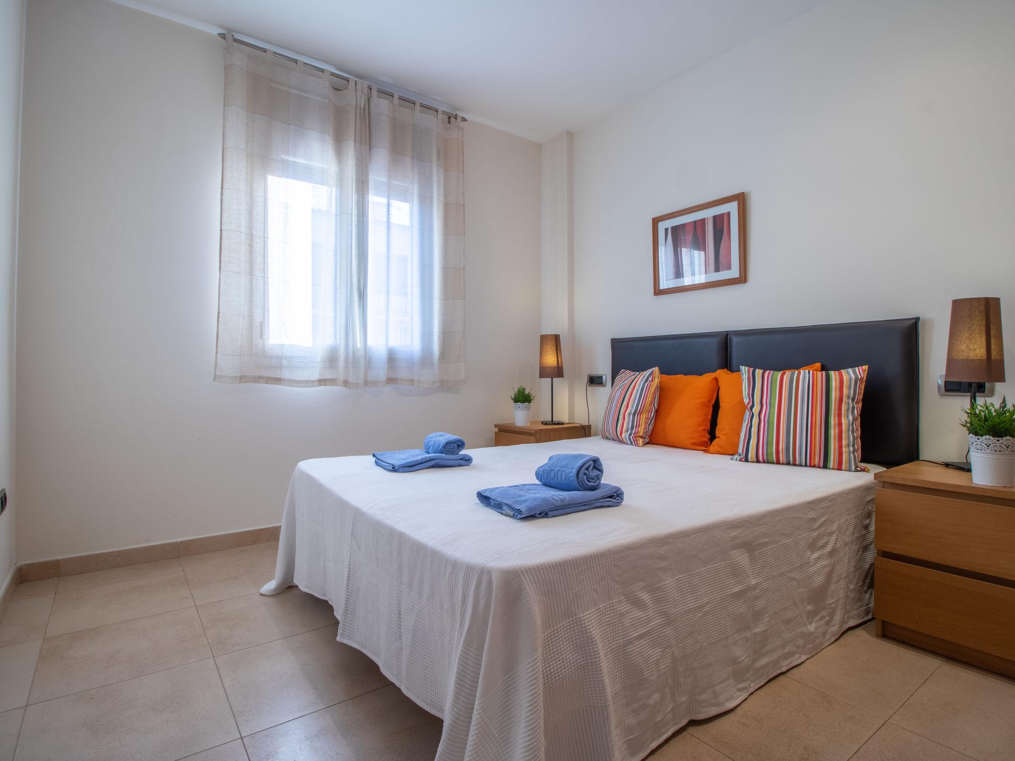 Foto 17 - Appartamento con 3 camere da letto a Castelló d'Empúries con terrazza e vista mare