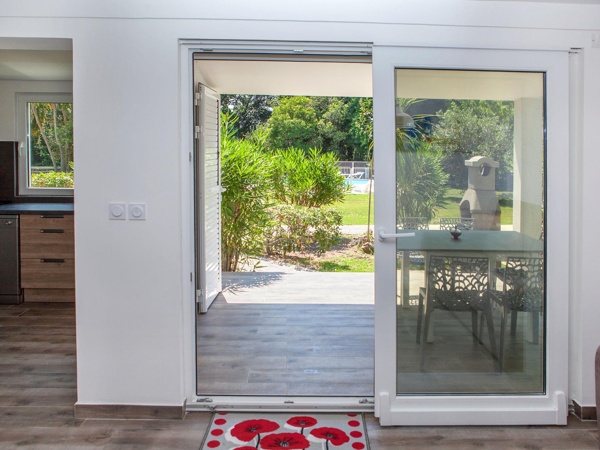 Foto 5 - Casa con 2 camere da letto a Ghisonaccia con piscina e vista mare