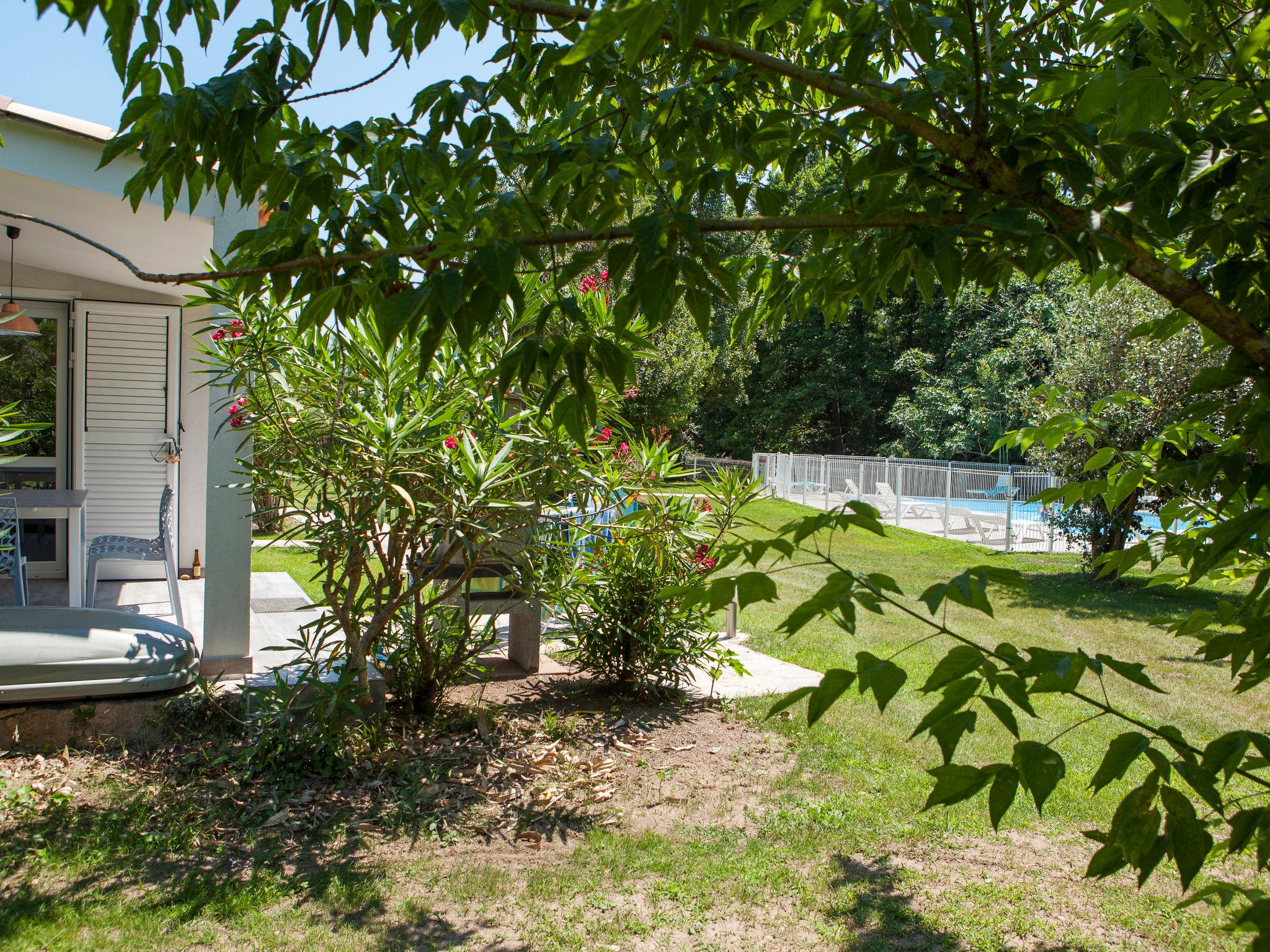 Foto 3 - Casa de 2 quartos em Ghisonaccia com piscina e jardim