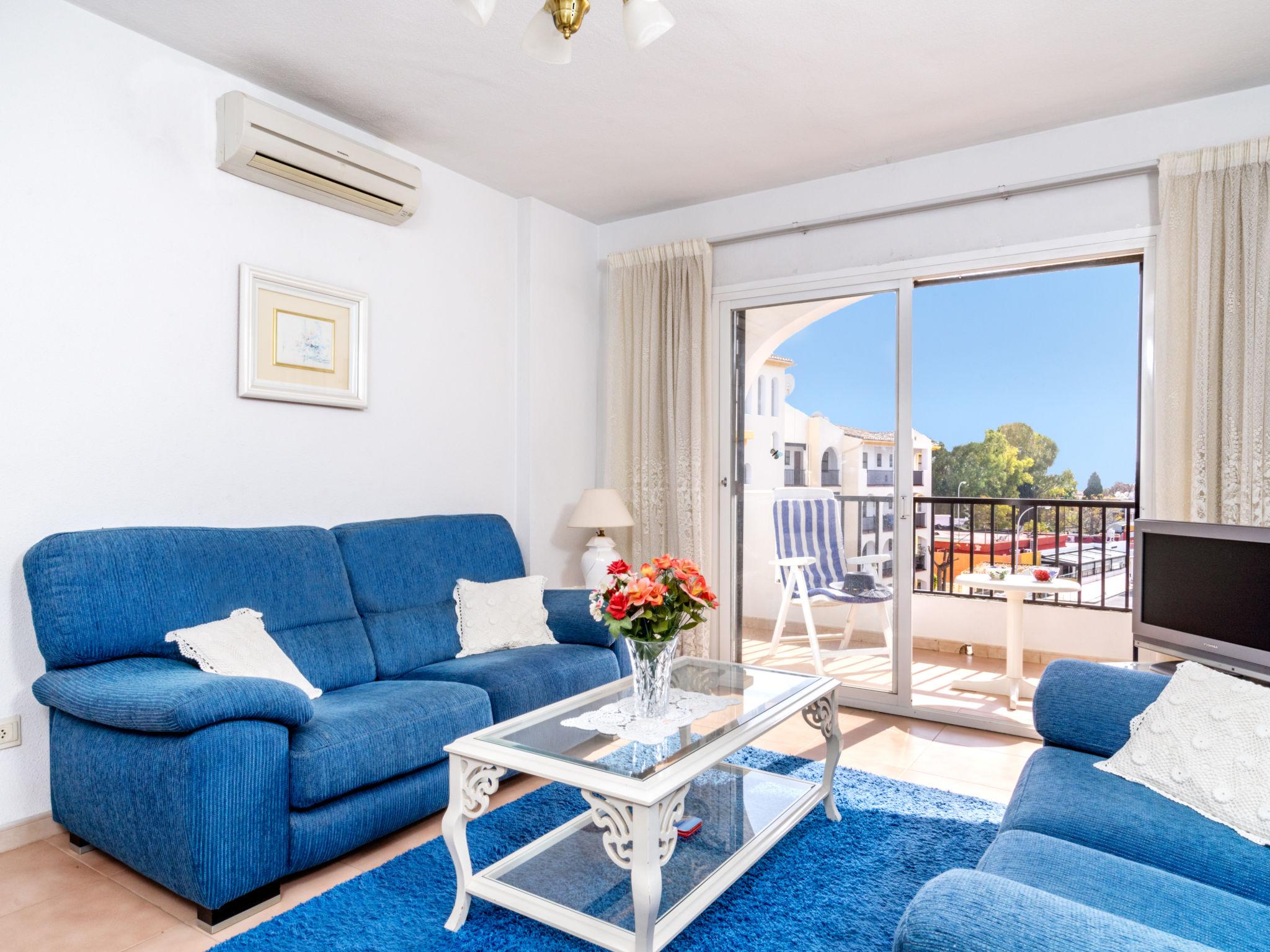Foto 16 - Apartamento de 2 habitaciones en Torremolinos con piscina y vistas al mar
