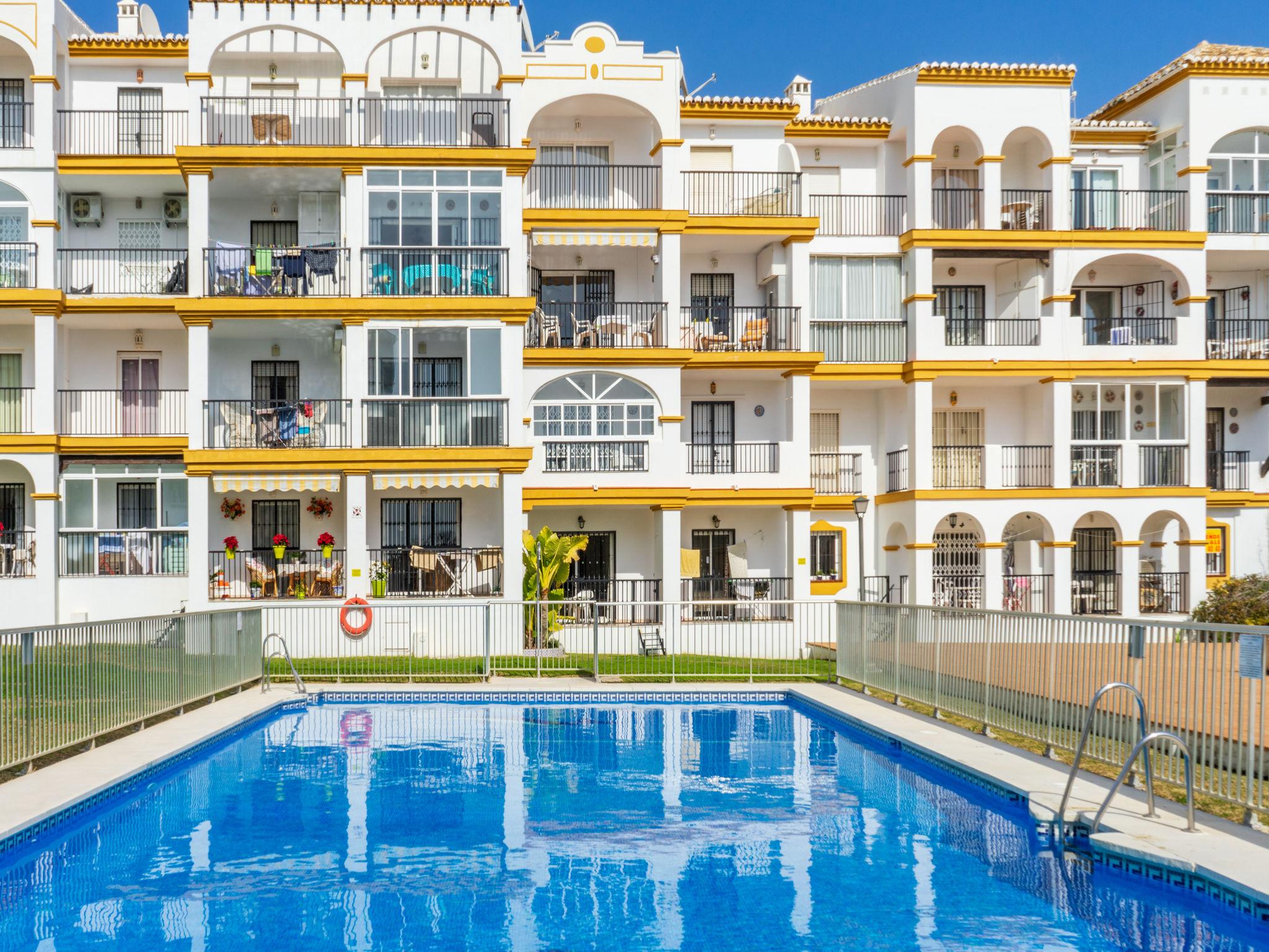 Foto 22 - Apartamento de 2 quartos em Torremolinos com piscina e jardim