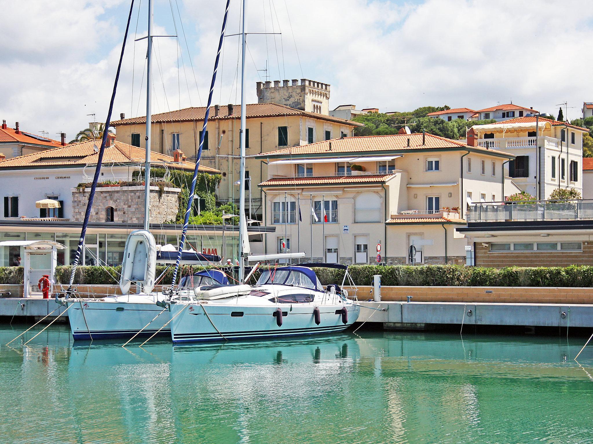 Foto 3 - Apartamento de 1 habitación en San Vincenzo con piscina y vistas al mar