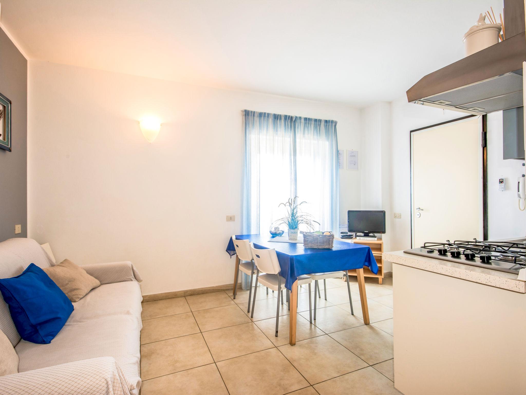 Photo 5 - 1 bedroom Apartment in San Vincenzo with swimming pool and garden