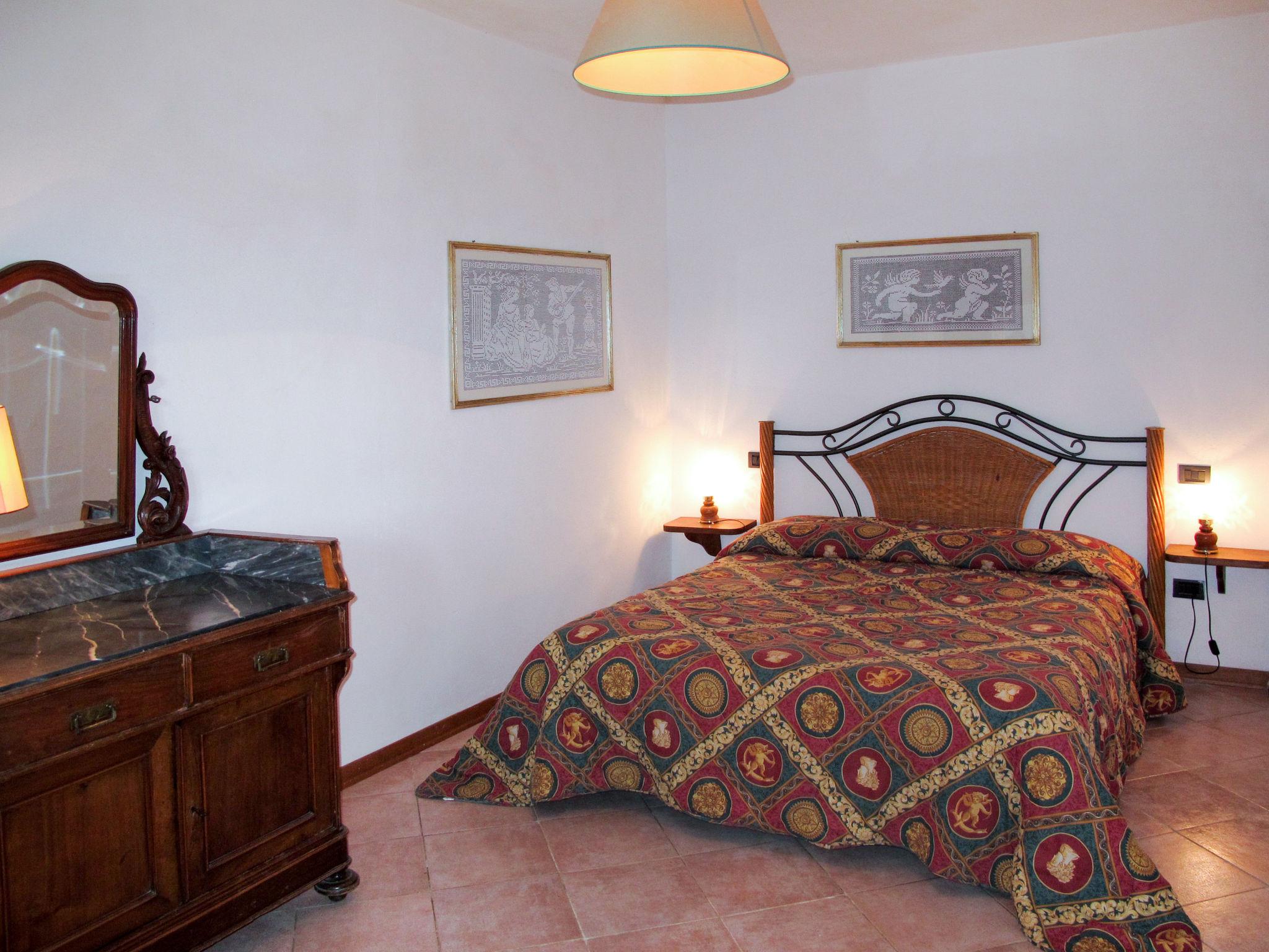 Foto 9 - Appartamento con 4 camere da letto a Greve in Chianti con piscina e giardino