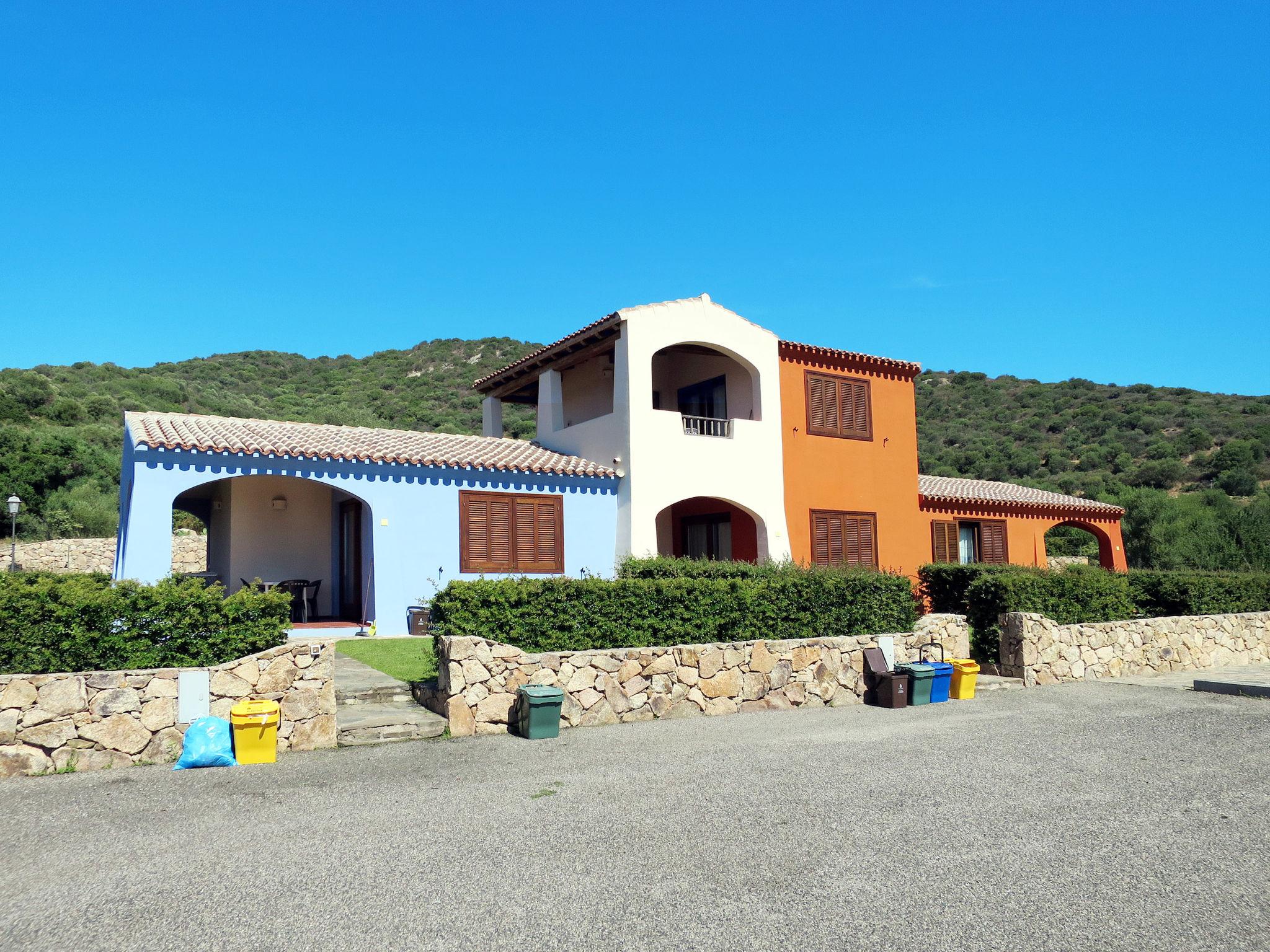 Foto 1 - Apartamento de 1 habitación en Budoni con jardín y terraza