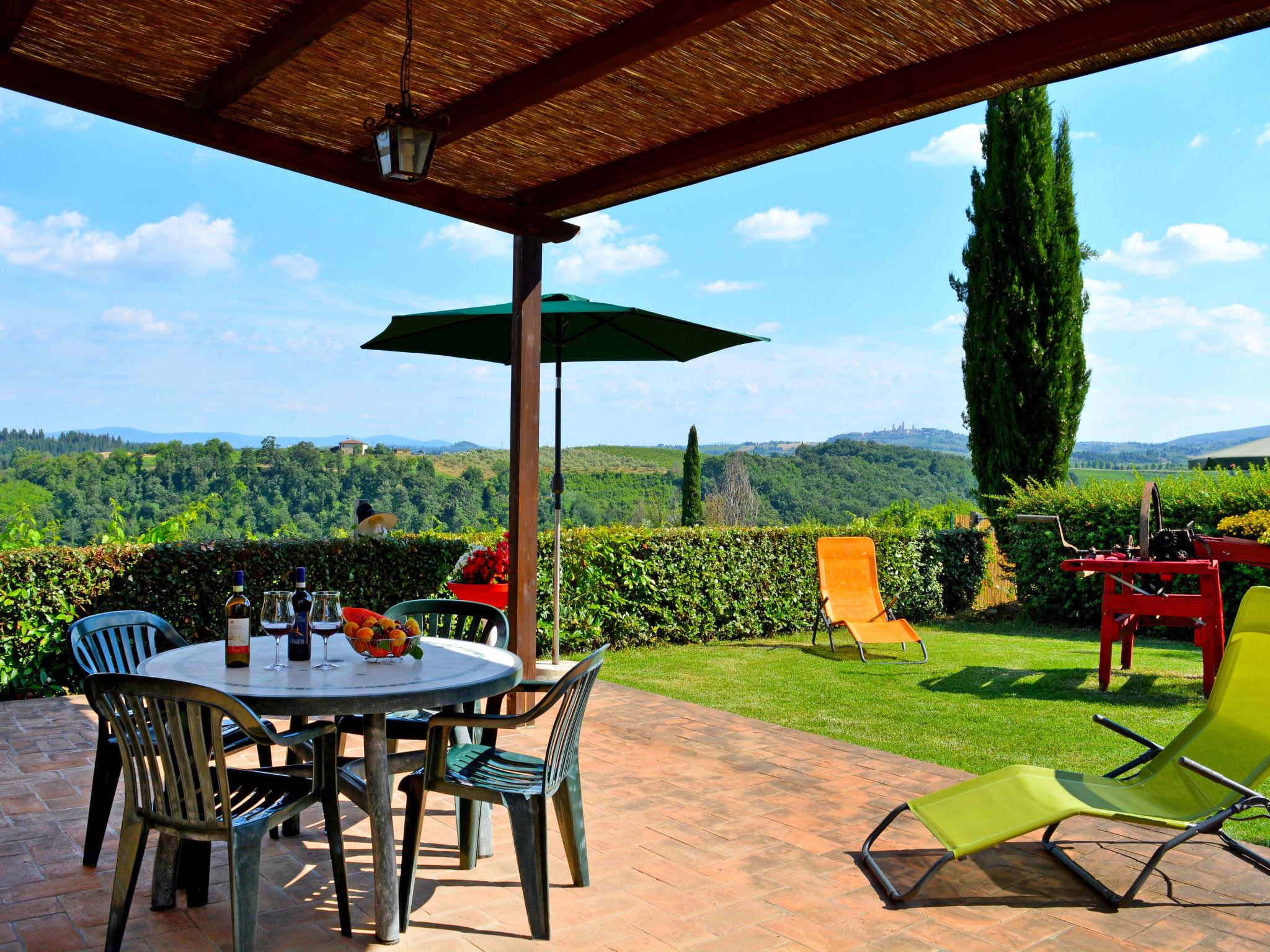 Foto 3 - Casa de 2 quartos em San Gimignano com piscina e jardim