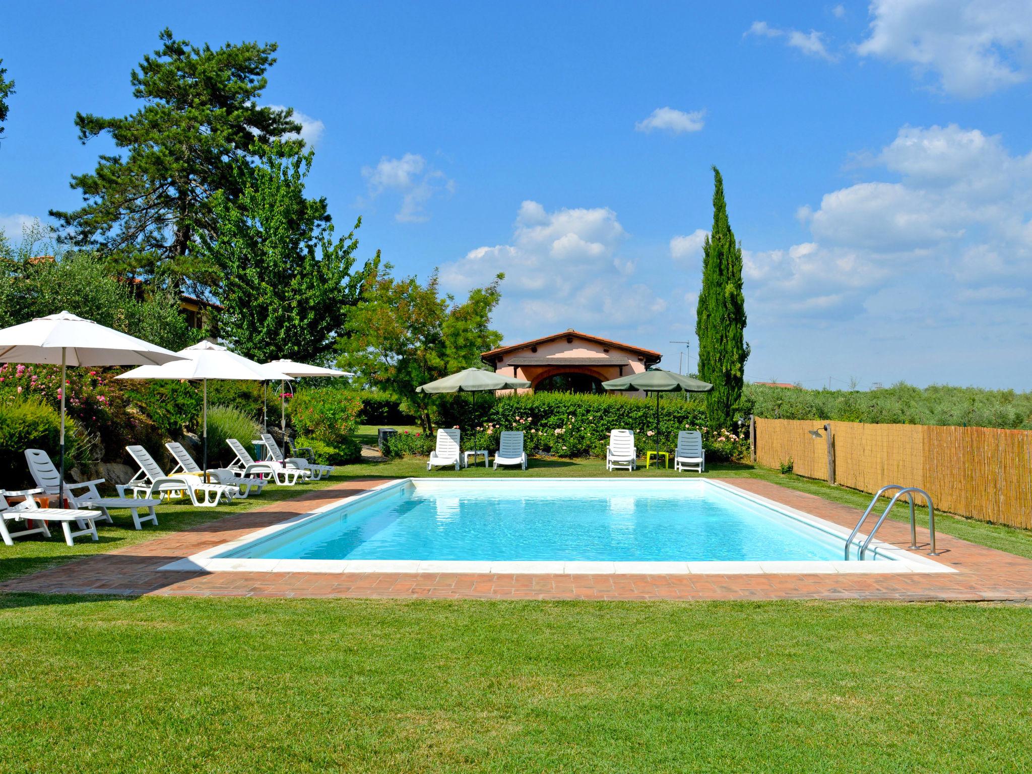 Foto 1 - Casa con 2 camere da letto a San Gimignano con piscina e giardino