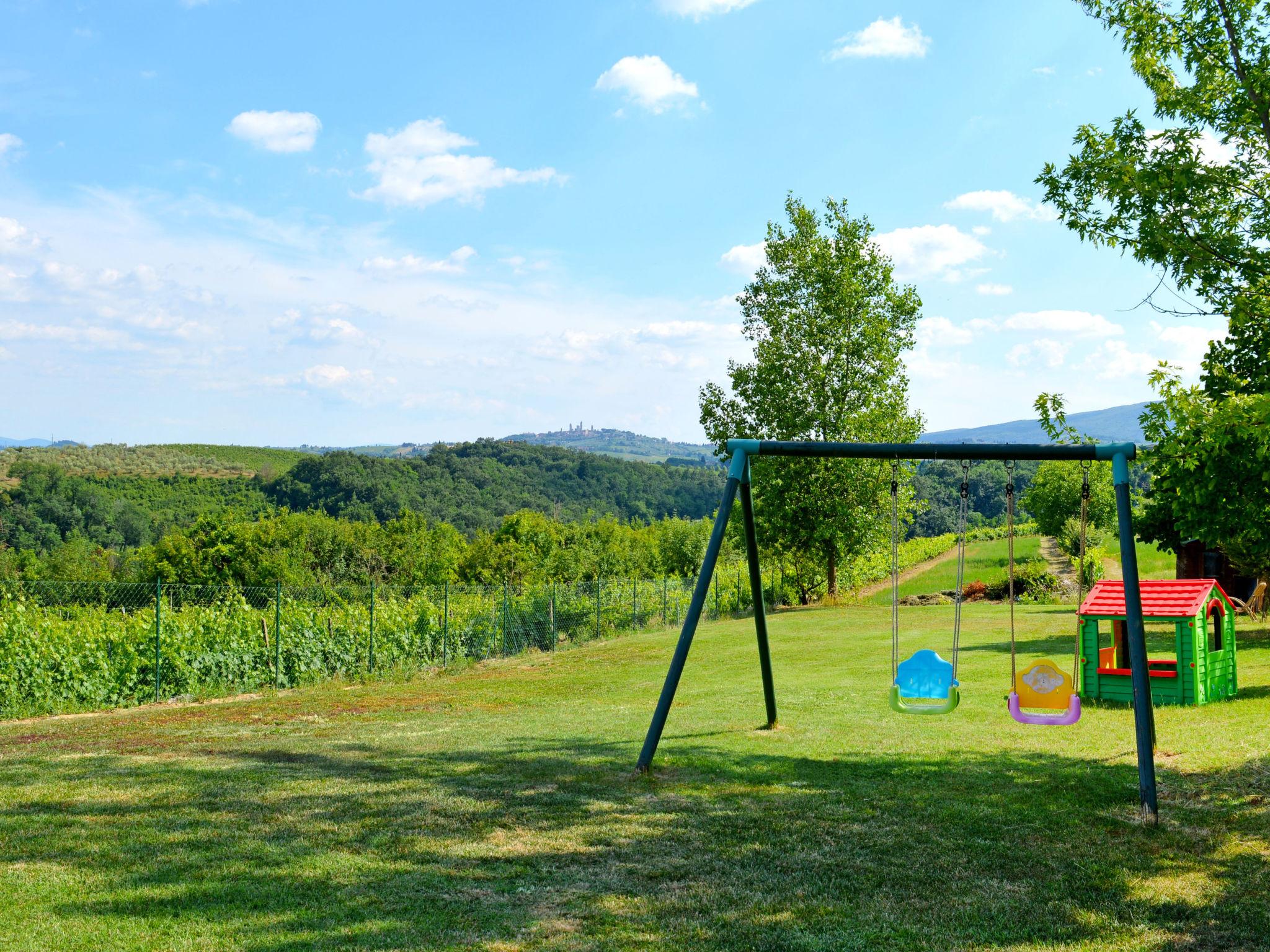 Photo 17 - 2 bedroom House in San Gimignano with swimming pool and garden