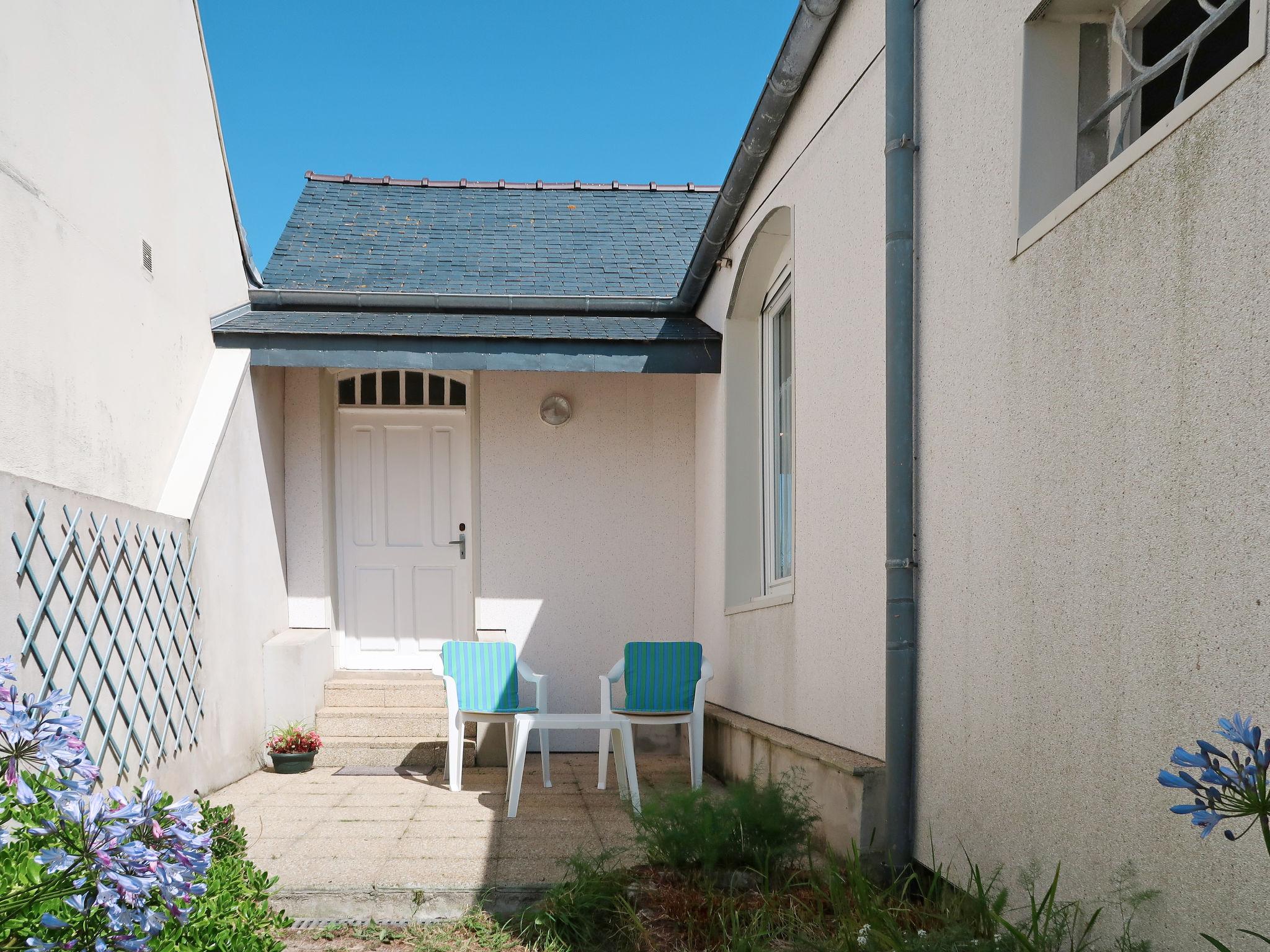 Foto 17 - Casa de 1 quarto em Cléder com jardim e vistas do mar