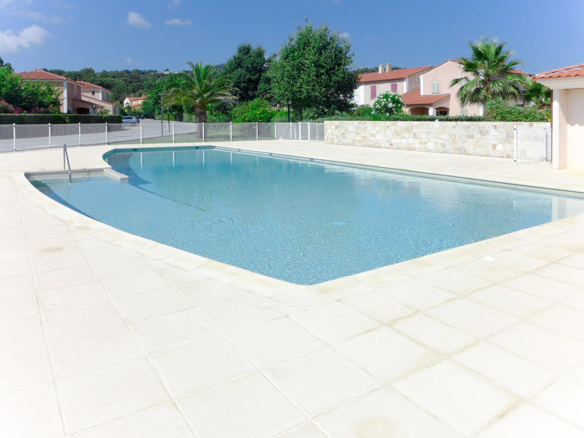 Photo 1 - Maison de 4 chambres à Roquebrune-sur-Argens avec piscine et vues à la mer